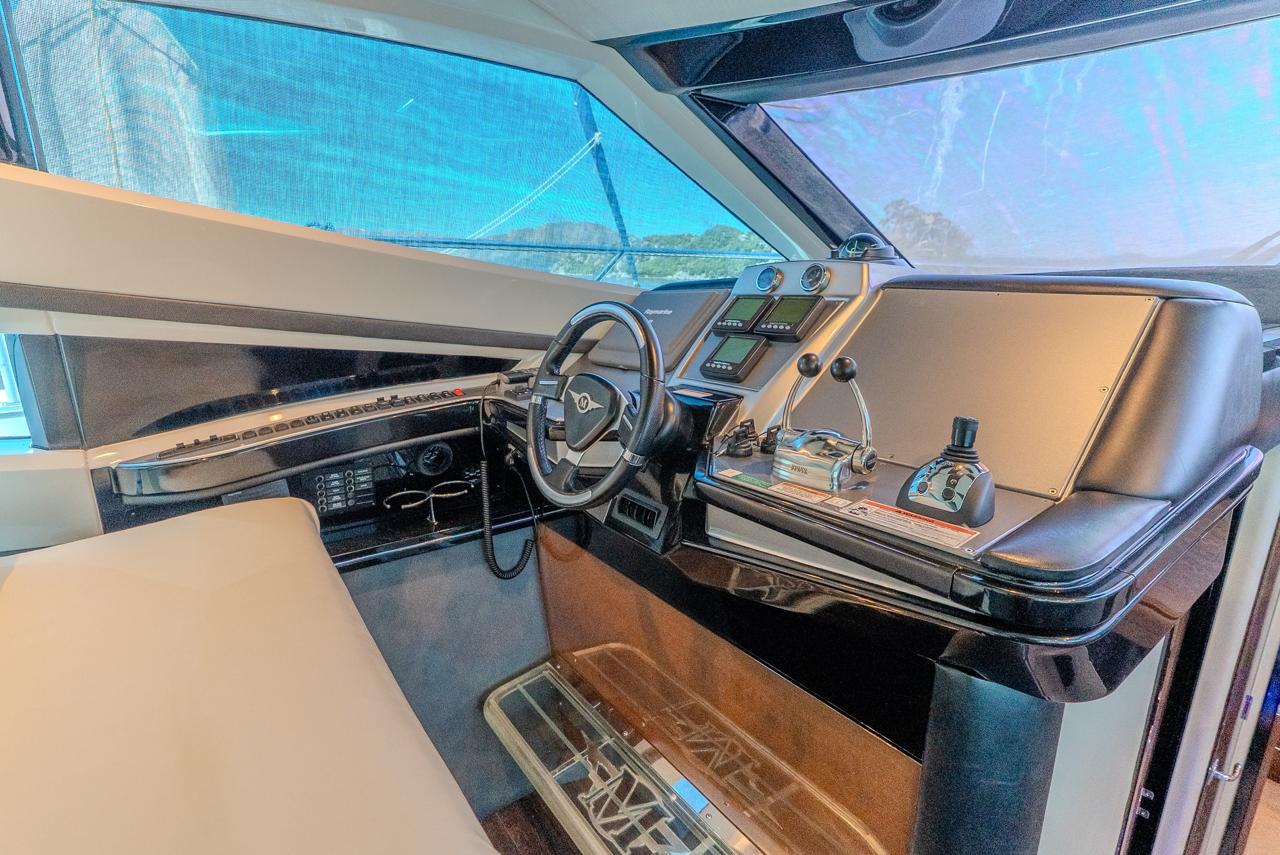 Marquis 500 SB. Яхтенный фотограф в Санкт-Петербурге Алексей Глухов