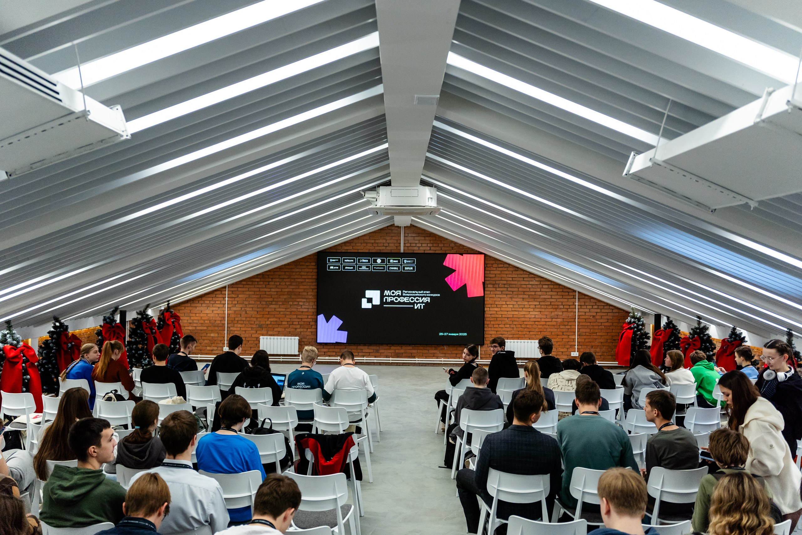 Неймарк. Моя профессия IT. Репортажный и портретный фотограф в Нижнем Новгороде Максим Горшков