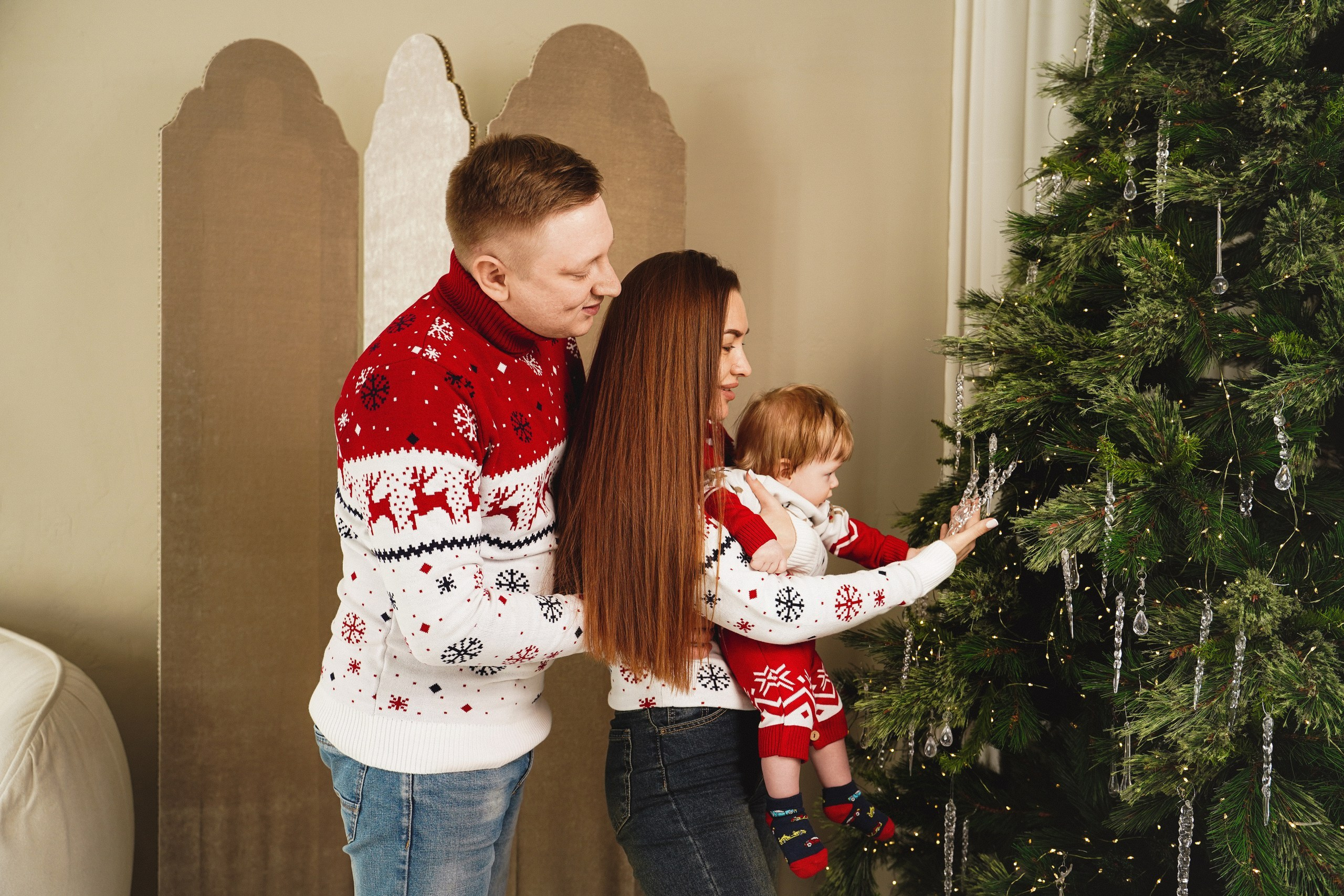 Семейная фотосессия в студии Blanc. Свадебный фотограф в Ростове-на-Дону. Таинство Крещения и Венчания, семейные фотосессии. Алёна Чёботова