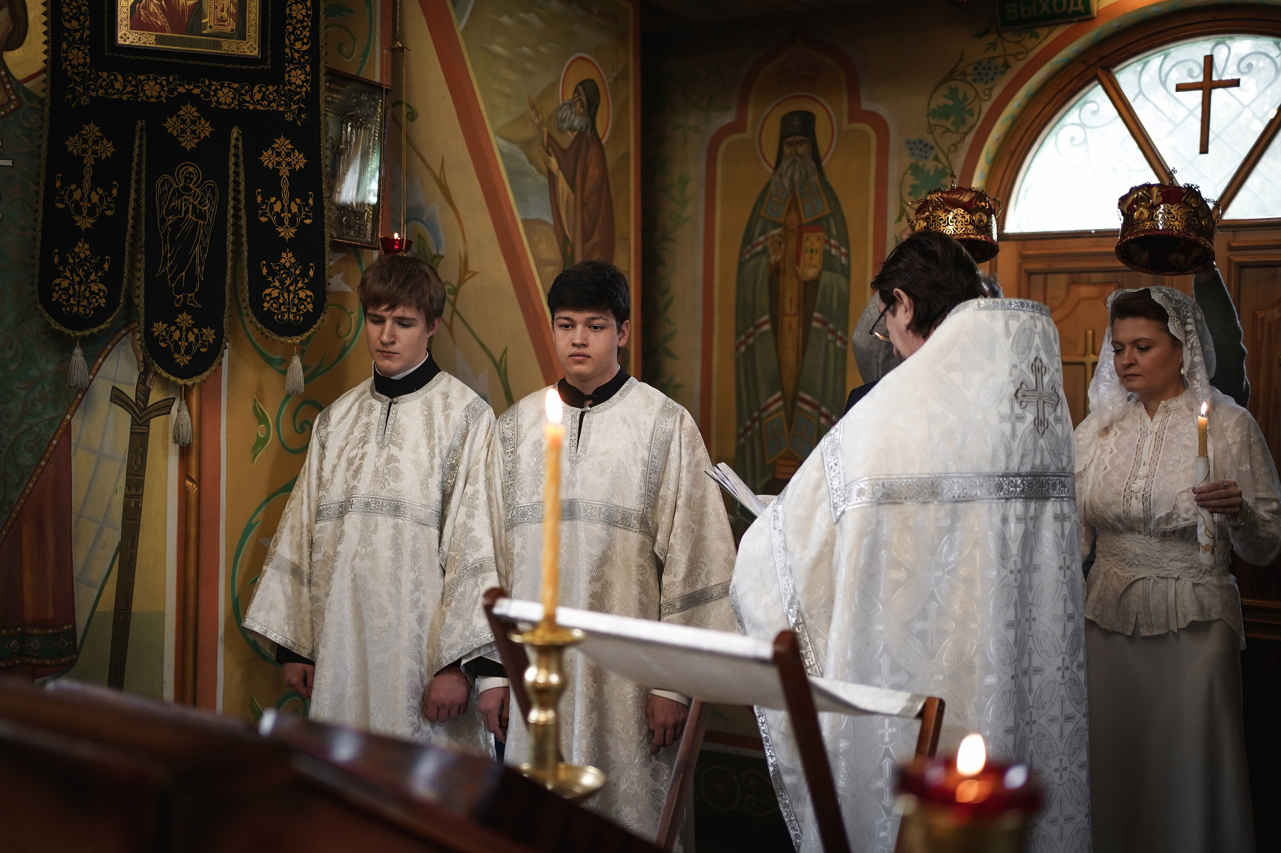 Венчание в Троицком храме. Свадебный фотограф в Ростове-на-Дону. Таинство Крещения и Венчания, семейные фотосессии. Алёна Чёботова