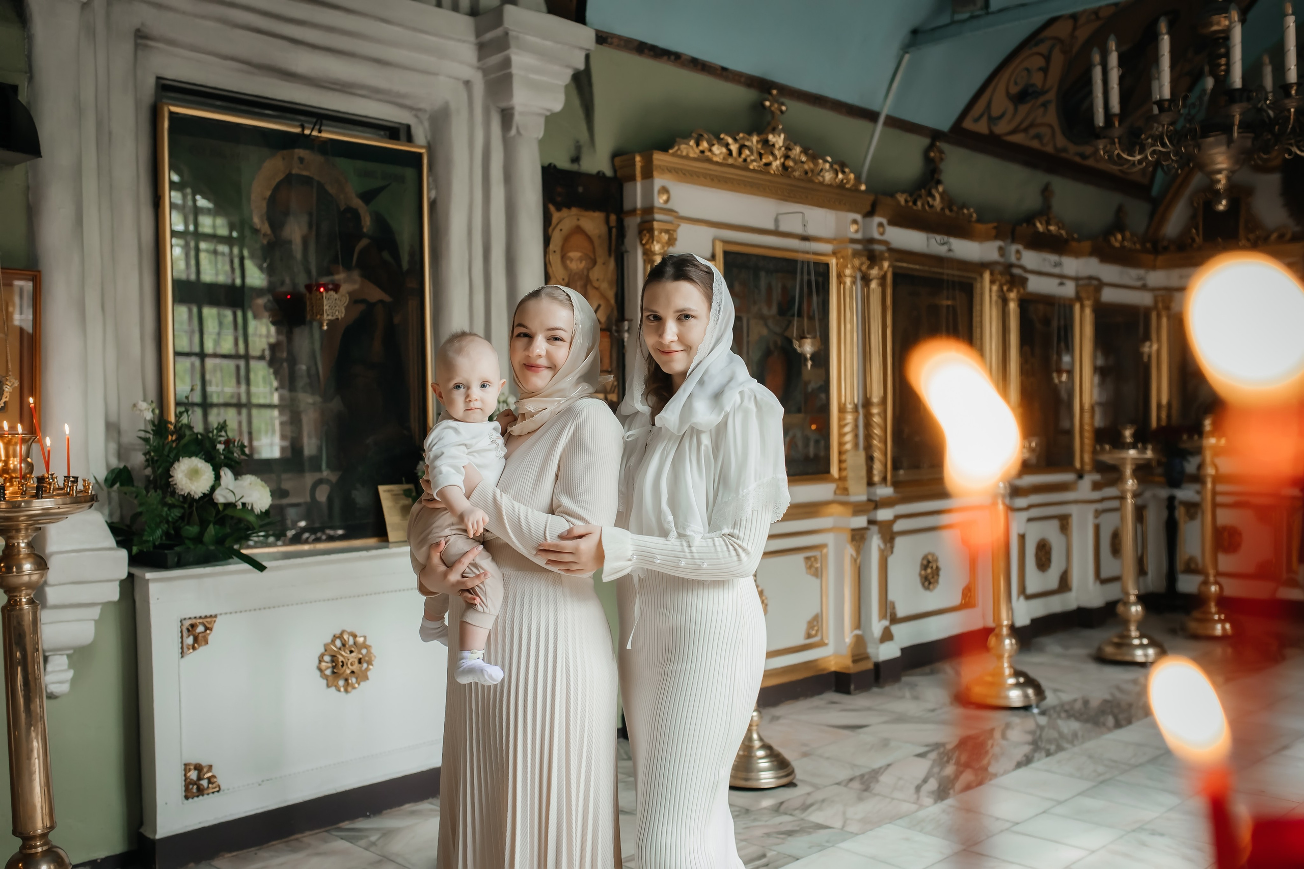 Крещение Ксении в Храме Казанской Иконы Божией матери в Коломенском. Фотограф на крещение и венчание Москва  Надежда Баланина