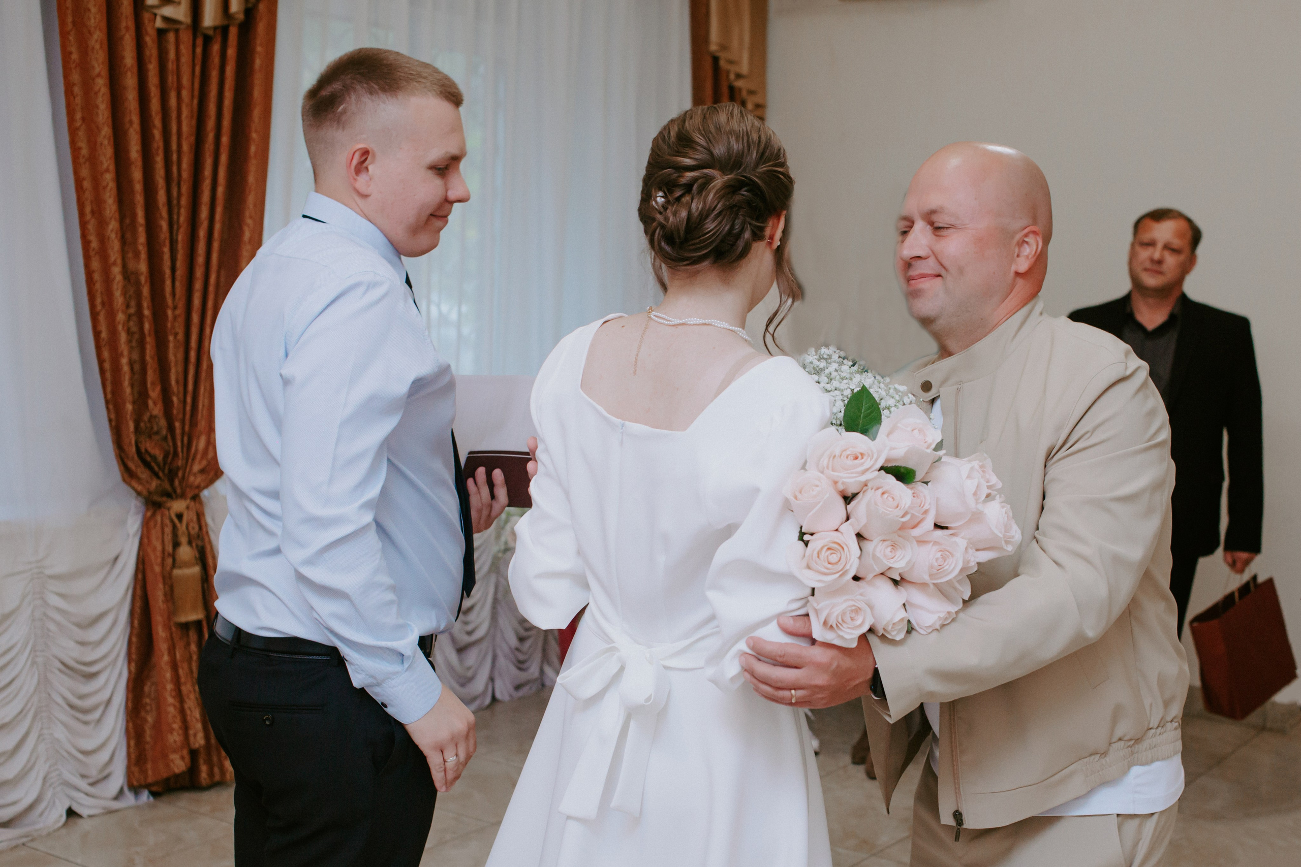 Загс и прогулка. Владислав и Екатерина. Фотограф в Челябинске Ополихина Анна