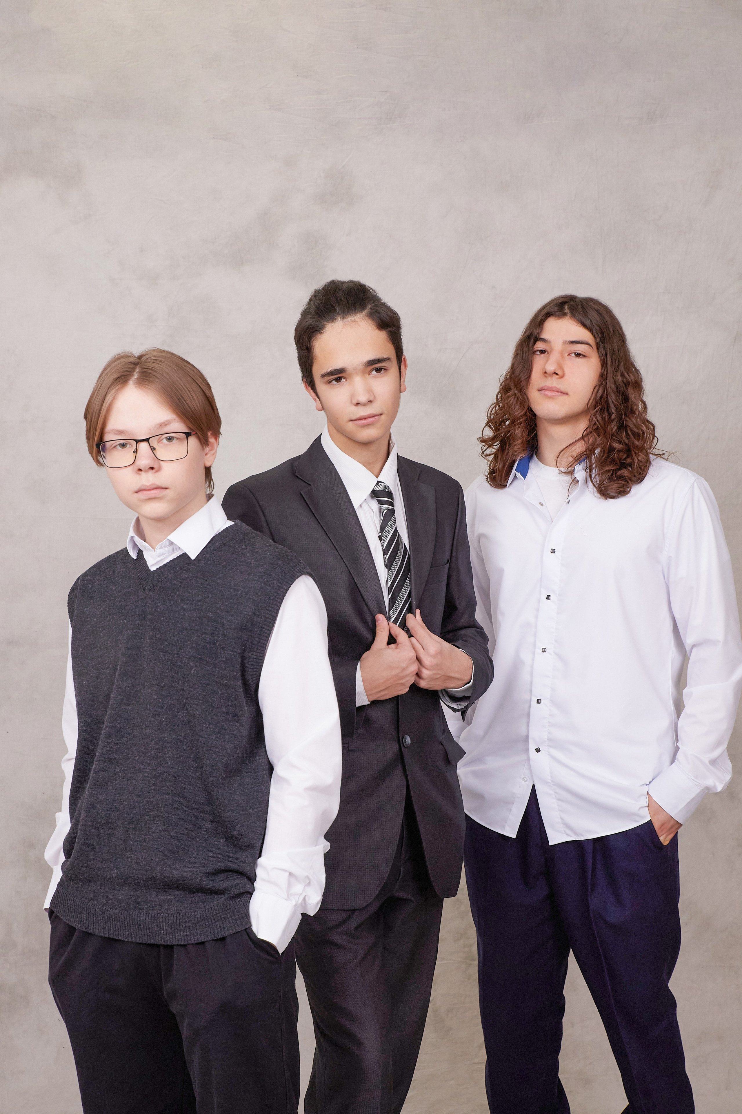 Стильный выпускной школьный альбом 9 и 11 класс «Классика» Тюмень. Выпускные альбомы в Тюмени для школ, садов, вузов спортивных секций