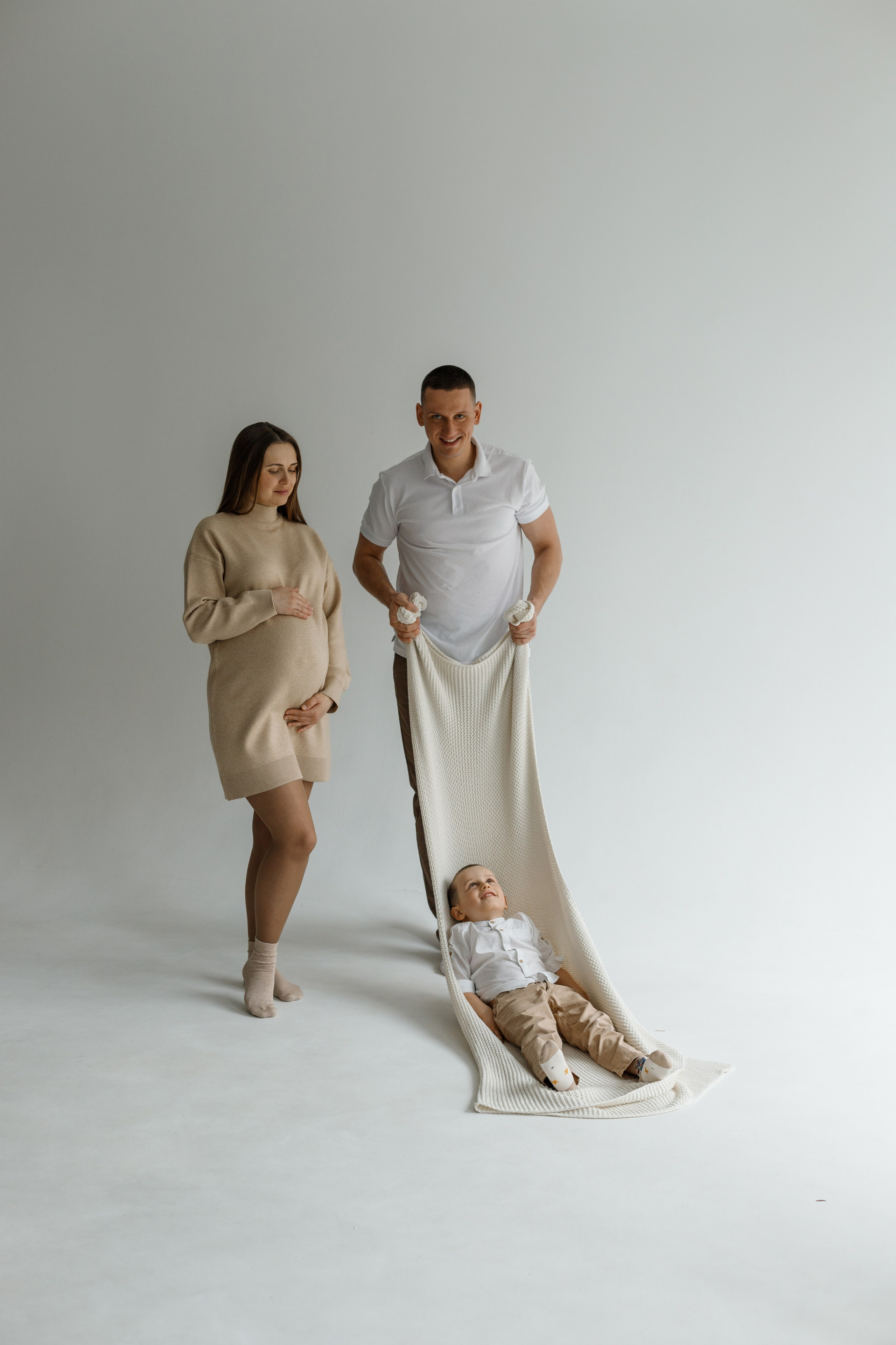 Семейная фотосессия беремености в Лофт 13. Фотограф Александра Сыщенко