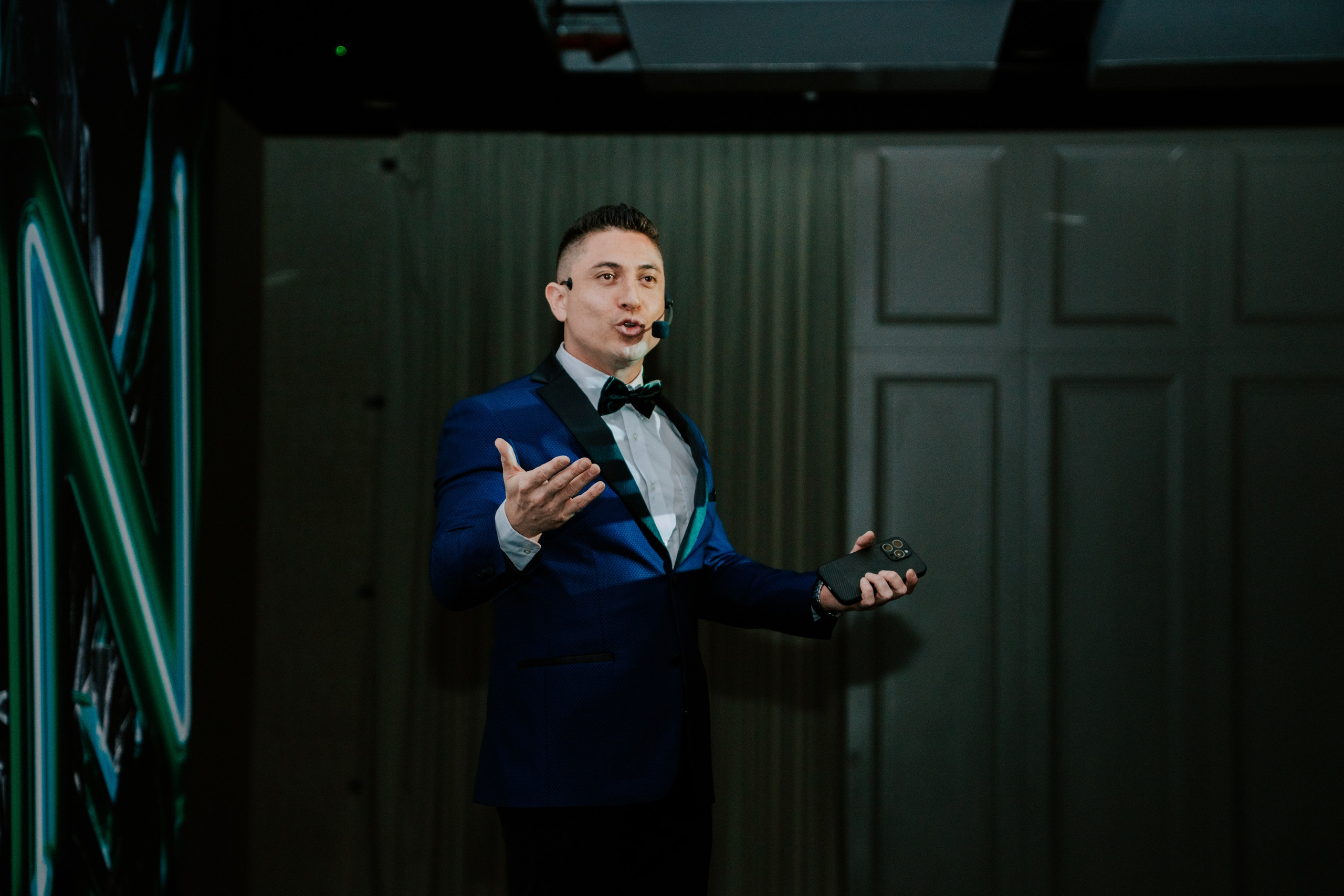 TRADERS DAY By NeomAAA Bogota. NeomAAA Funds Gallery