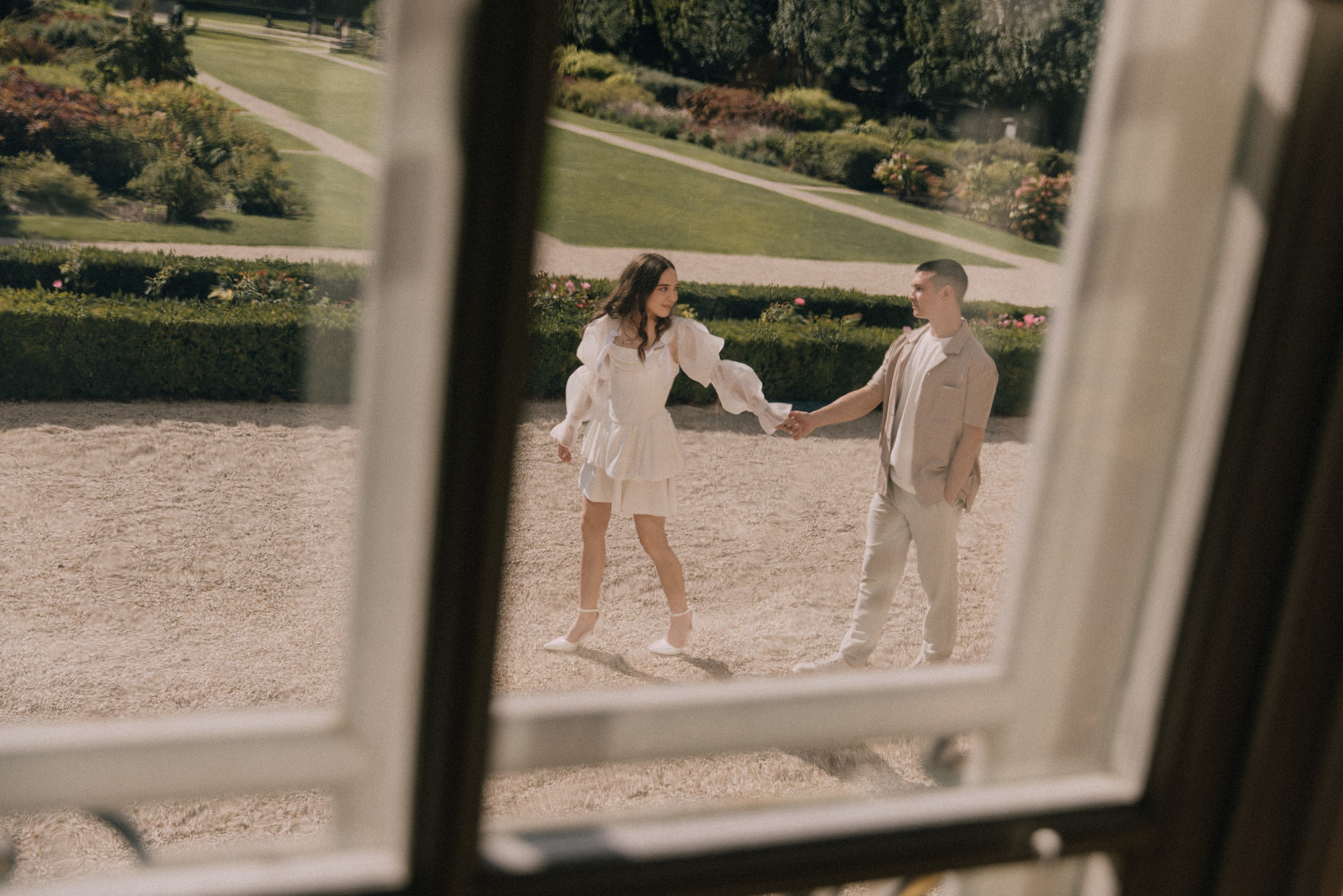 Love is a masterpiece. Photographer in Paris