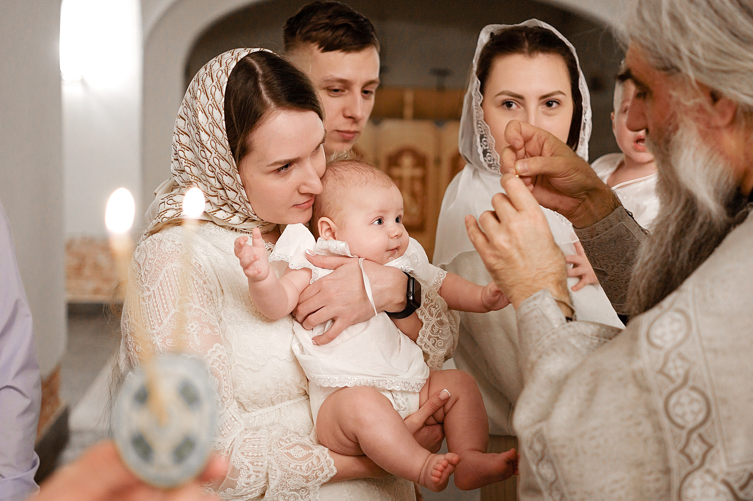 Таинство Крещения в храме Живоначальной Троицы в Троицке. Семейный и детский фотограф в Москве Екатерина Офицерова