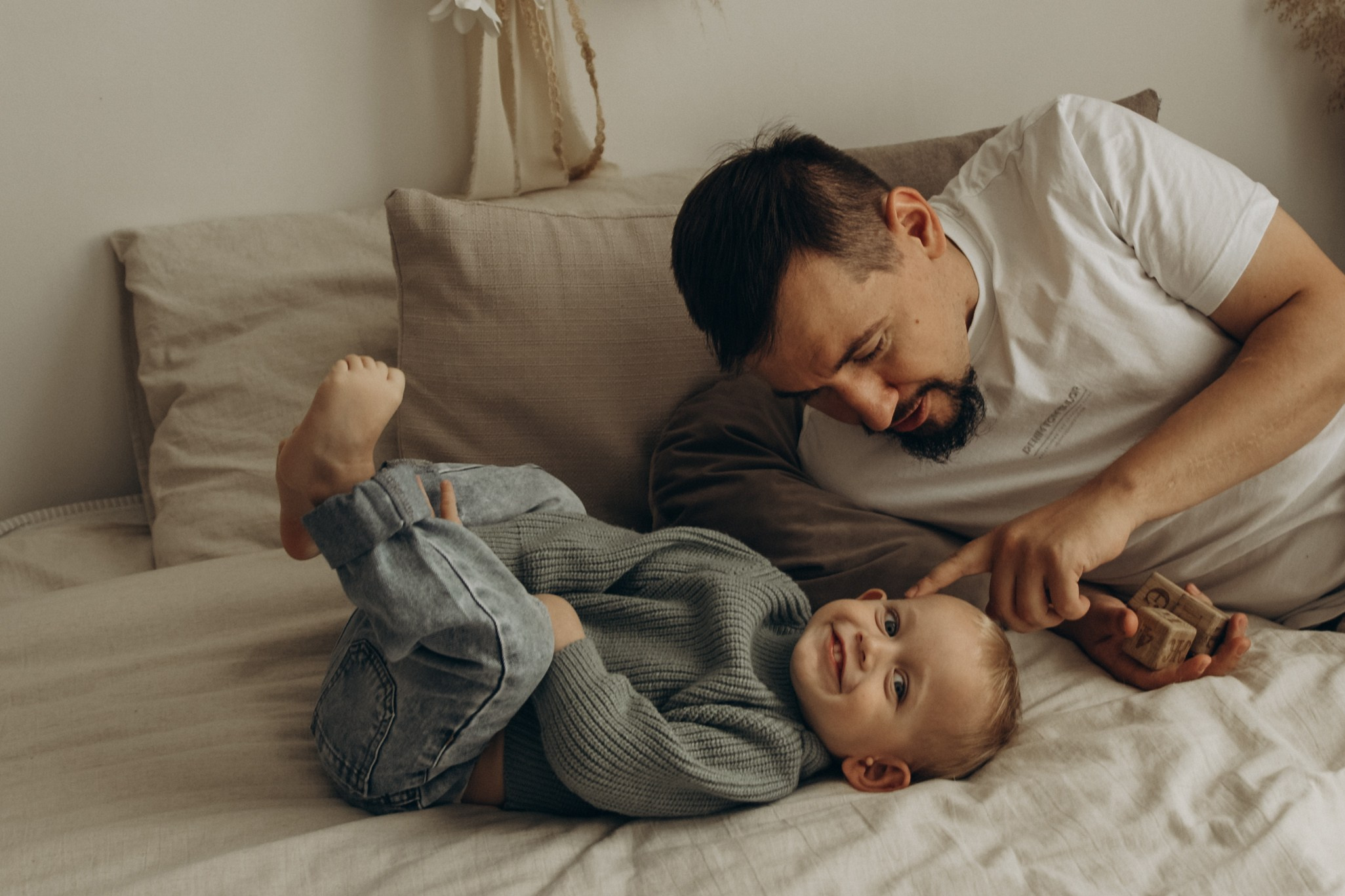 Ярослав и яблоки. Гаврилова Настя семейный фотограф lifestyle в Москве