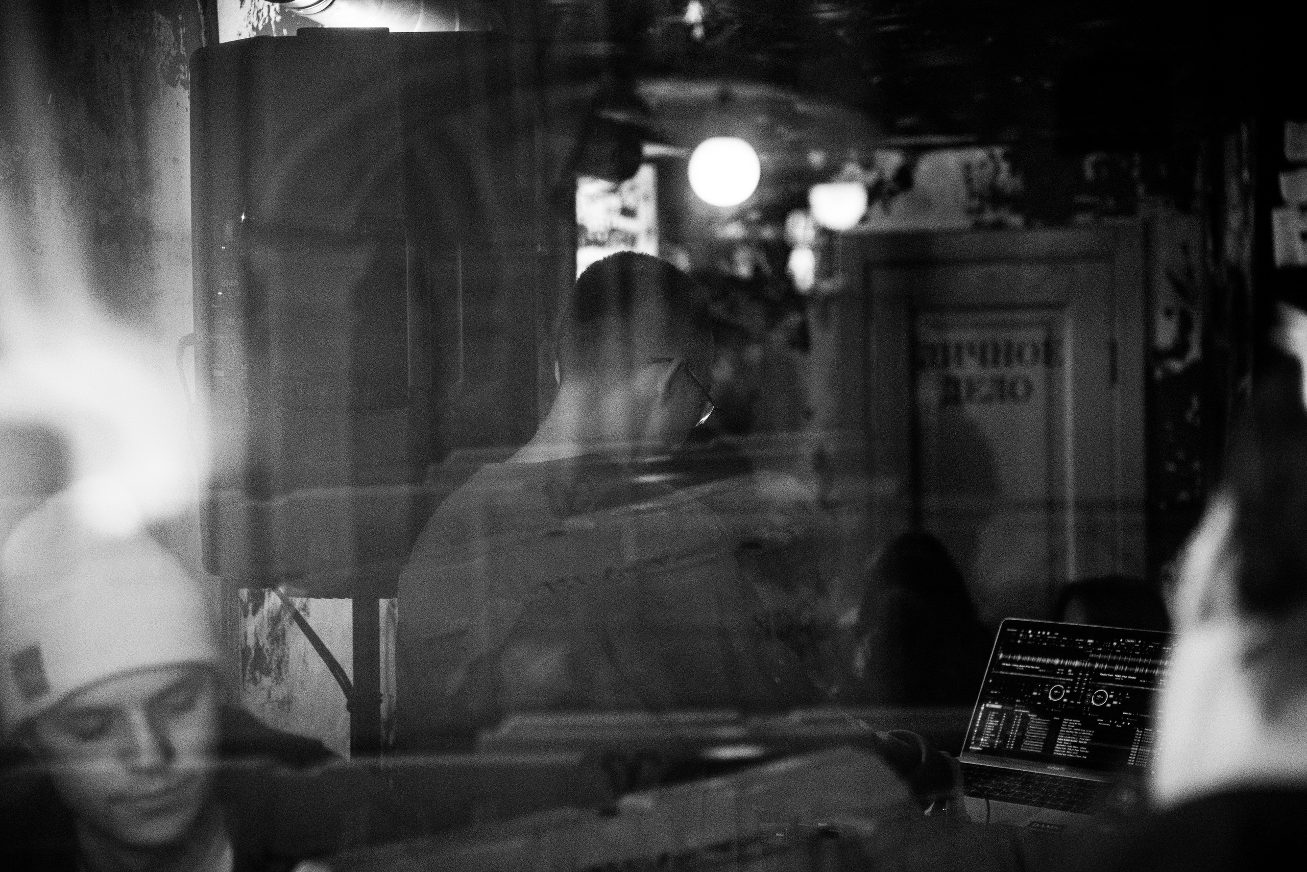 Из Сибири с любовью. Бар разбитых сердец. Концертный и репортажный фотограф в Санкт-Петербурге Слава Пахомов