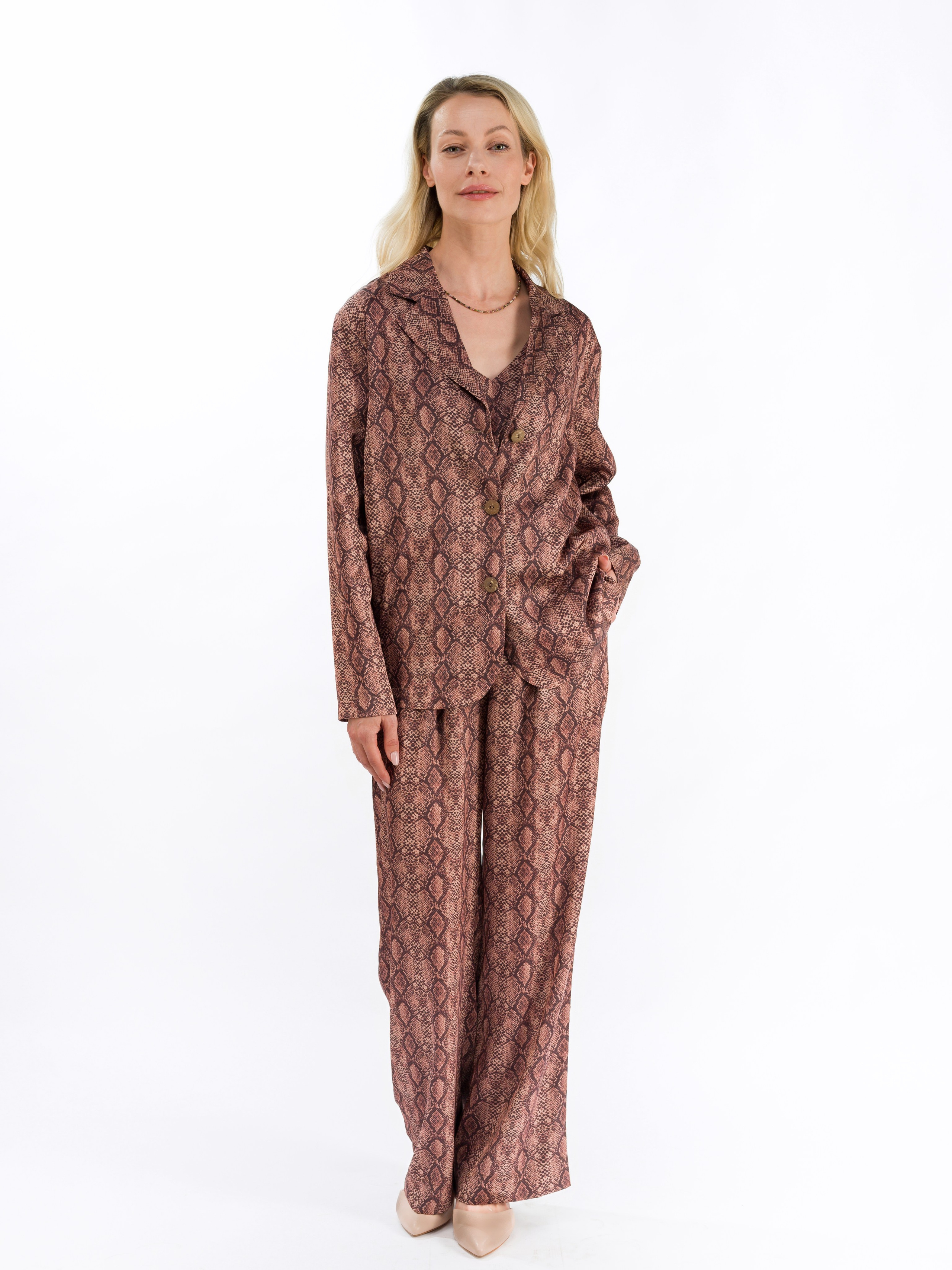 Одежда для каталога. Фотограф Андрей Зикеев, фотостудия AzArt Studio в Москве