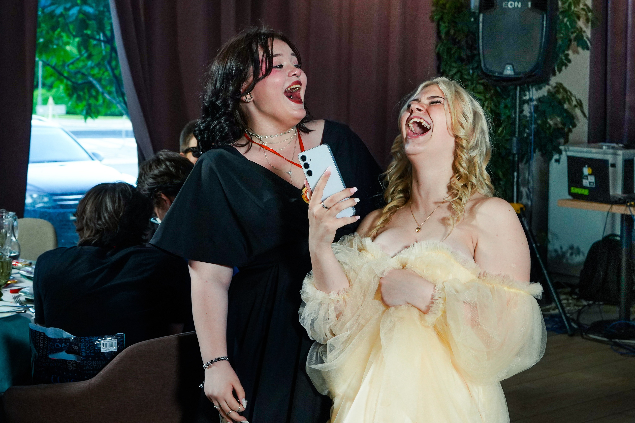 Выпускной вечер, гимназия № 40, 9 класс. Семейный и портретный фотограф в Екатеринбурге Анна Лобанова