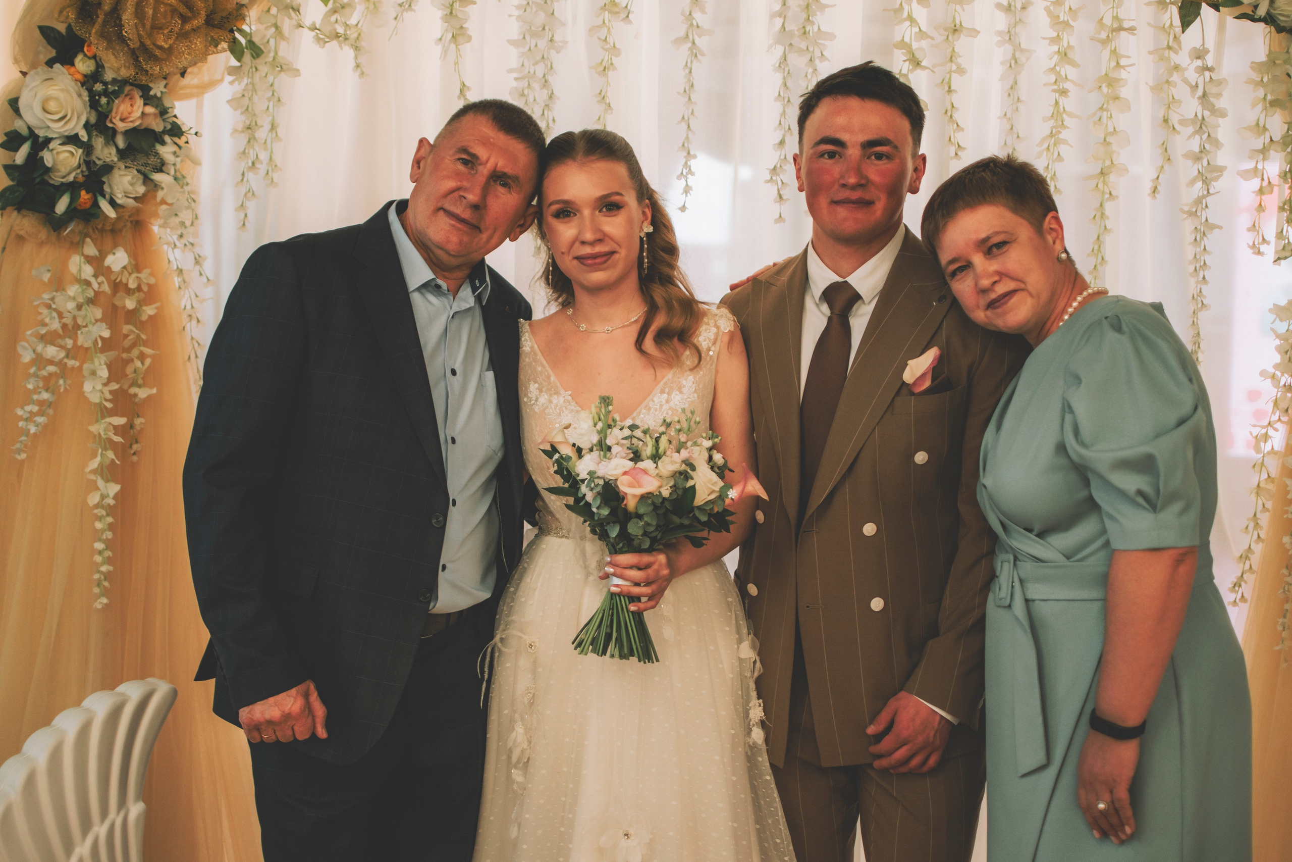 Альберт и Анастасия (Студийная фотосессия, роспись в ДК Нефтяник + фотосессия с гостями). Семейный и свадебный фотограф Губкинский и Ставрополь