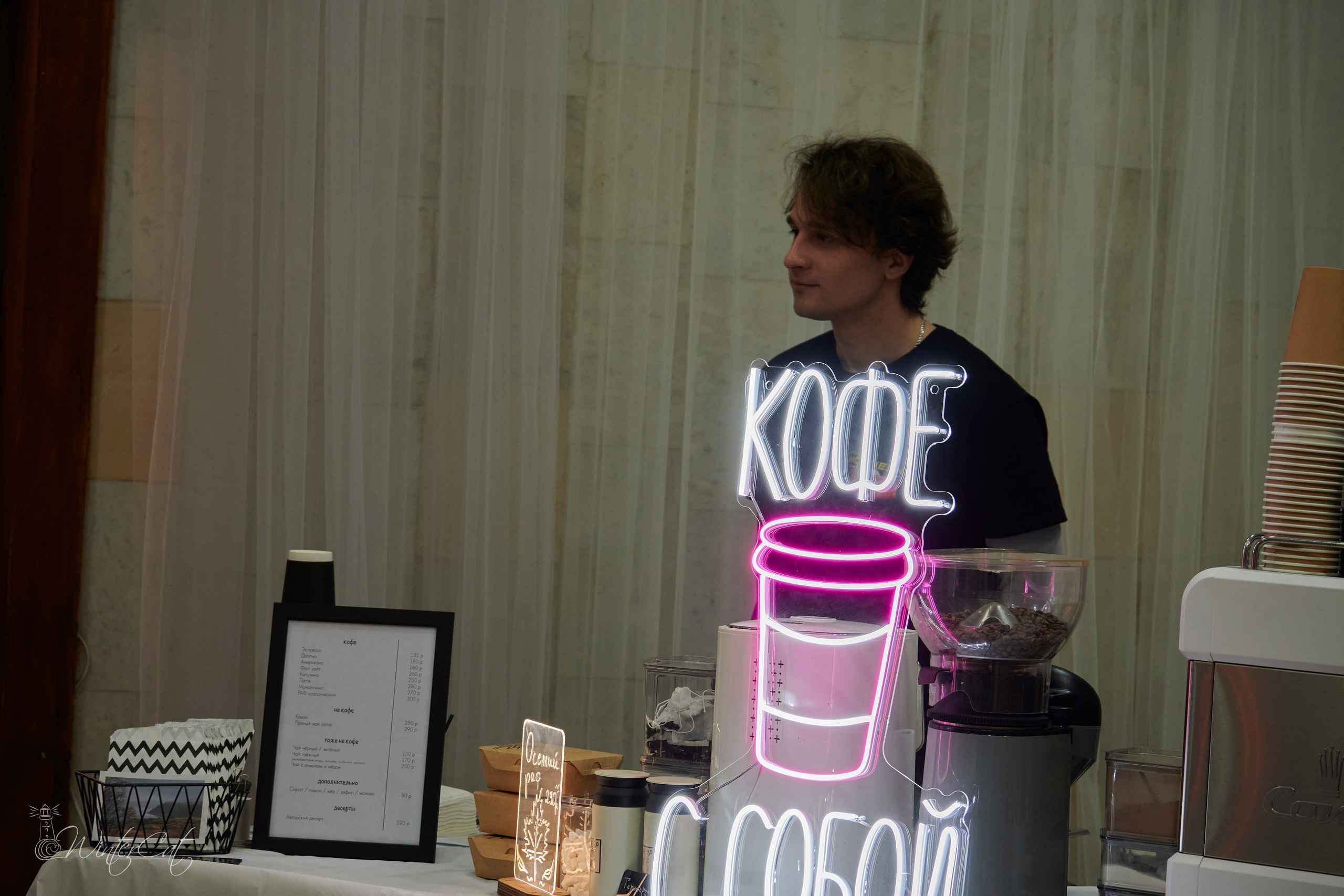 Арт Маркет 12.10.24. Портретный и репортажный фотограф в Магадане Андрей Нефедов WinterCatPhoto