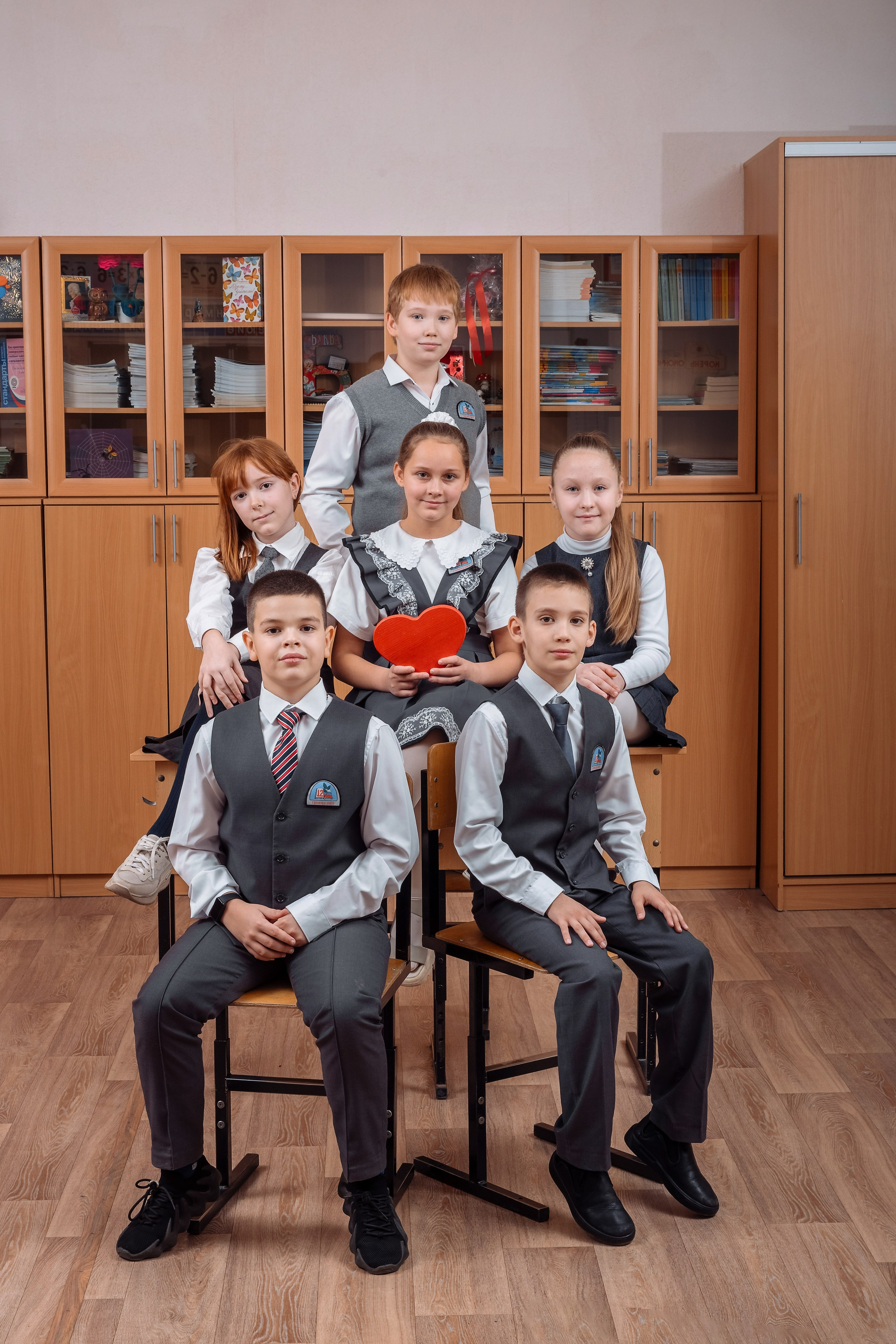 Начальные классы. Выпускные школьные фото­альбомы для школ и детских садов в Волгограде и Волжском