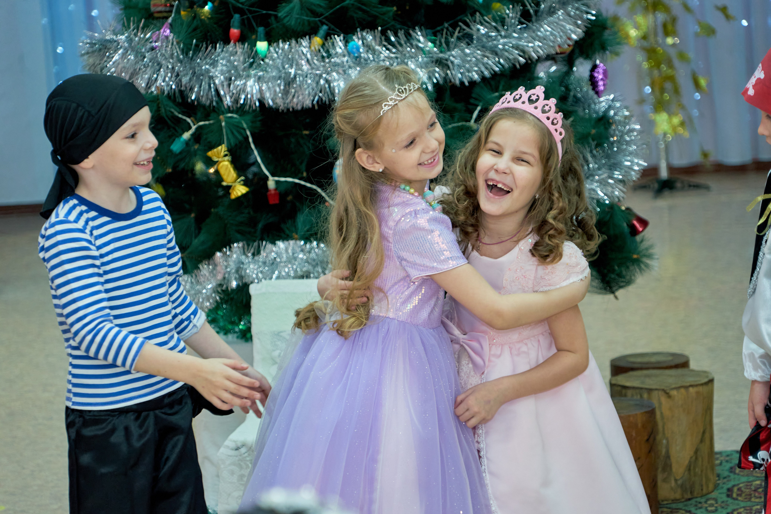 Утренник. Новый год. Выпускные фотокниги во Владивостоке Джуган Елена