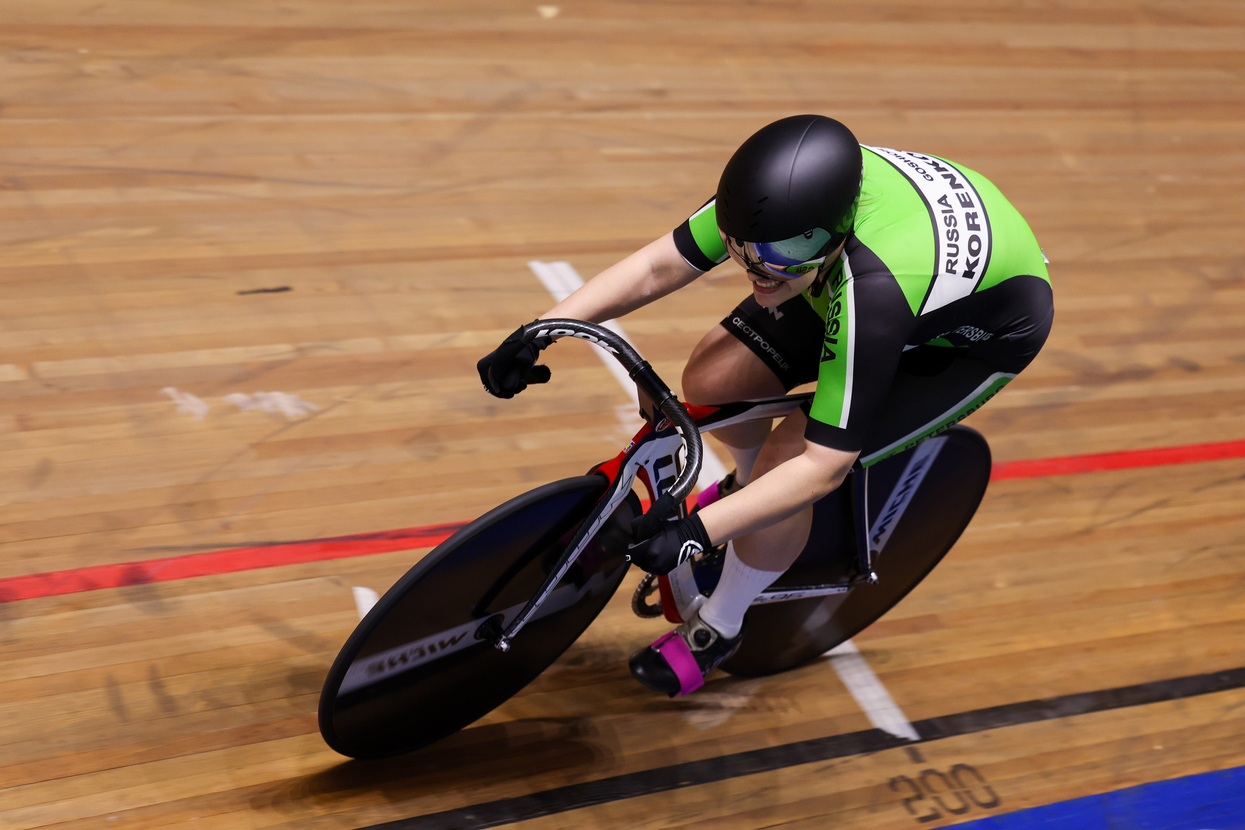 Первенство России по велосипедному спорту «трек» 16.10.2025. Спортивный и репортажный фотограф Антон Тереханов