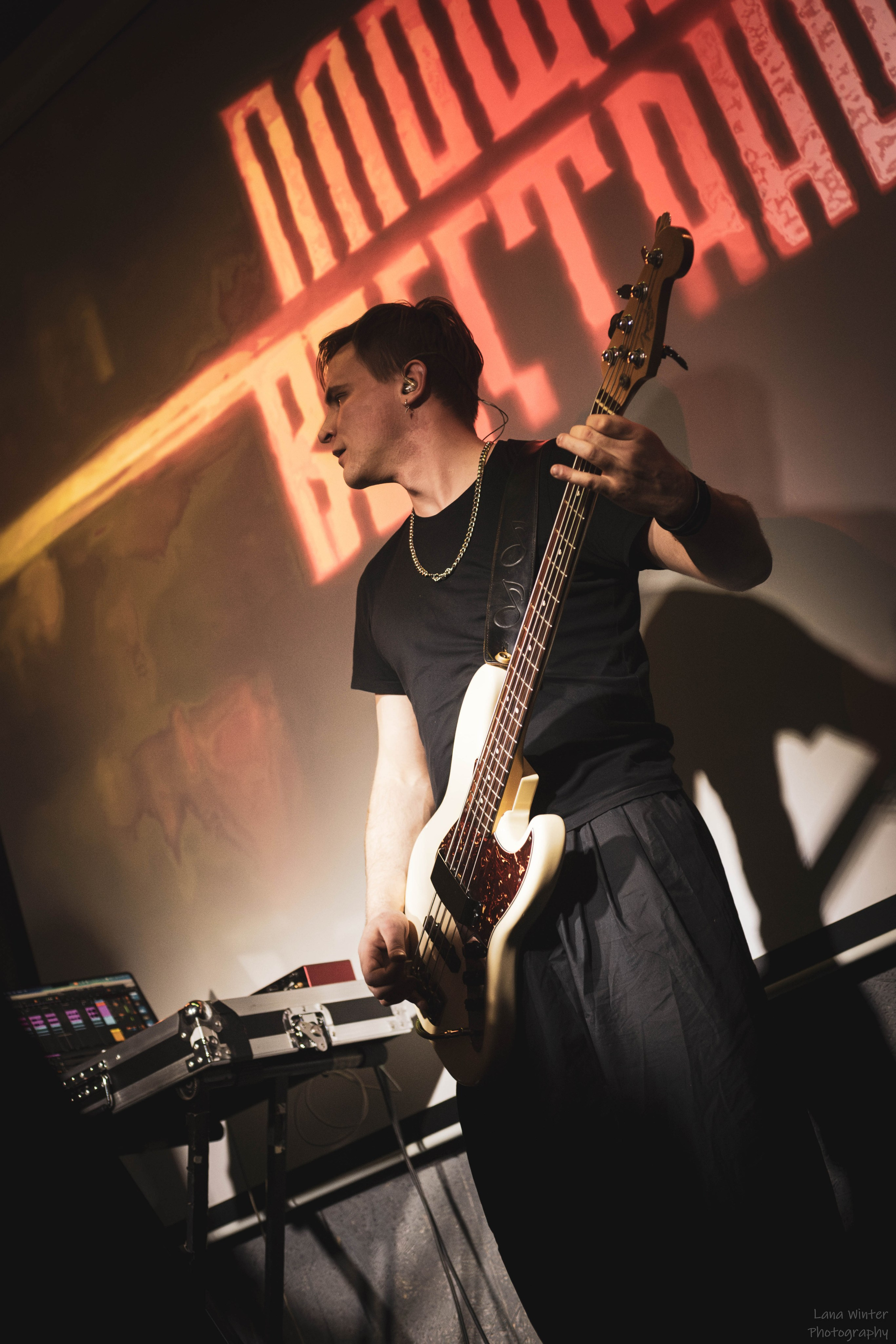 Площадь Восстания (8 марта 2025 года, Москва, клуб Техника Безопасности). Фотограф Светлана Блинова, Москва и Московская область