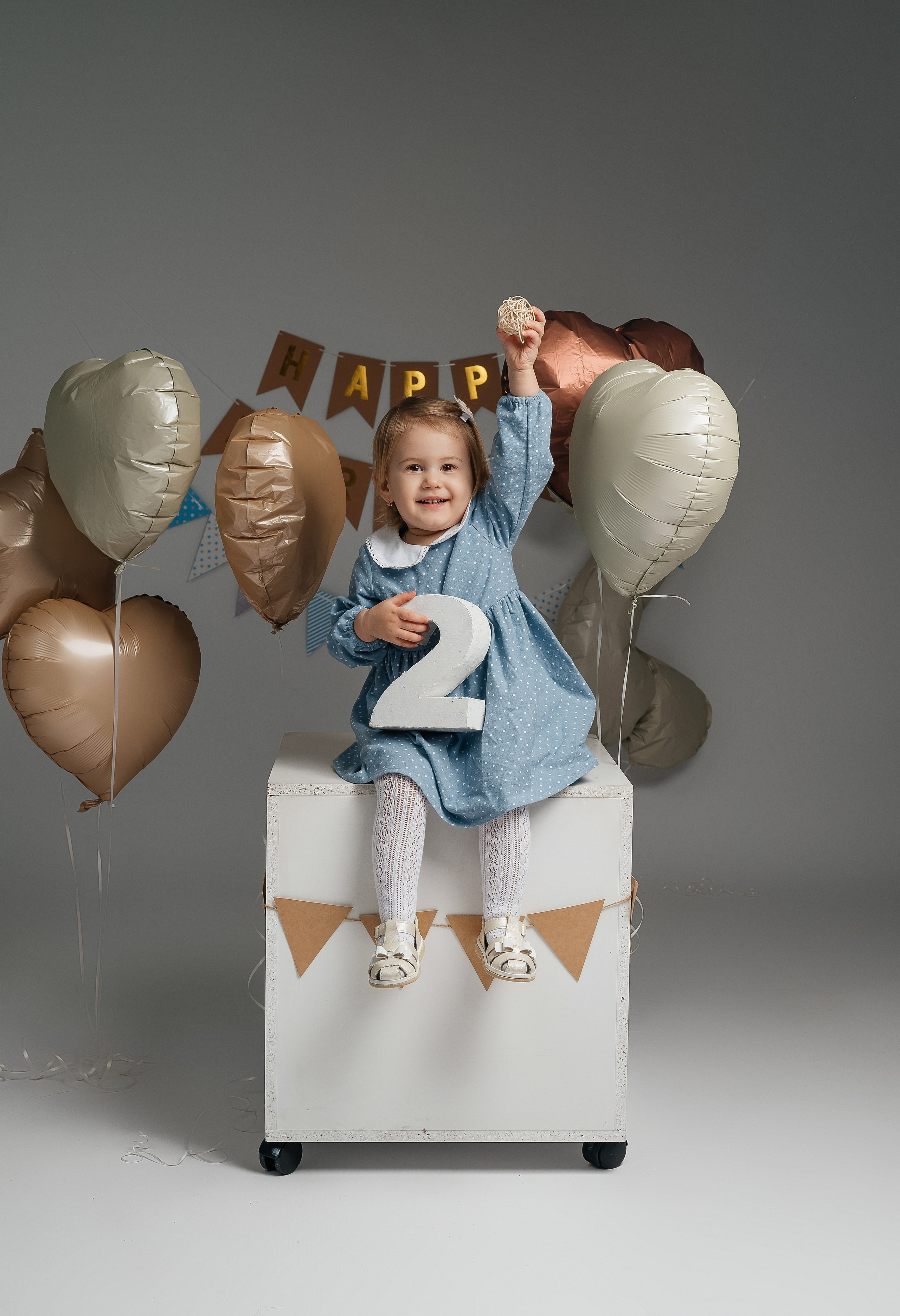 Классический минимализм на бумажном фоне. Свадебный, семейный и школьный фотограф в Бийске Ксения Мамаева