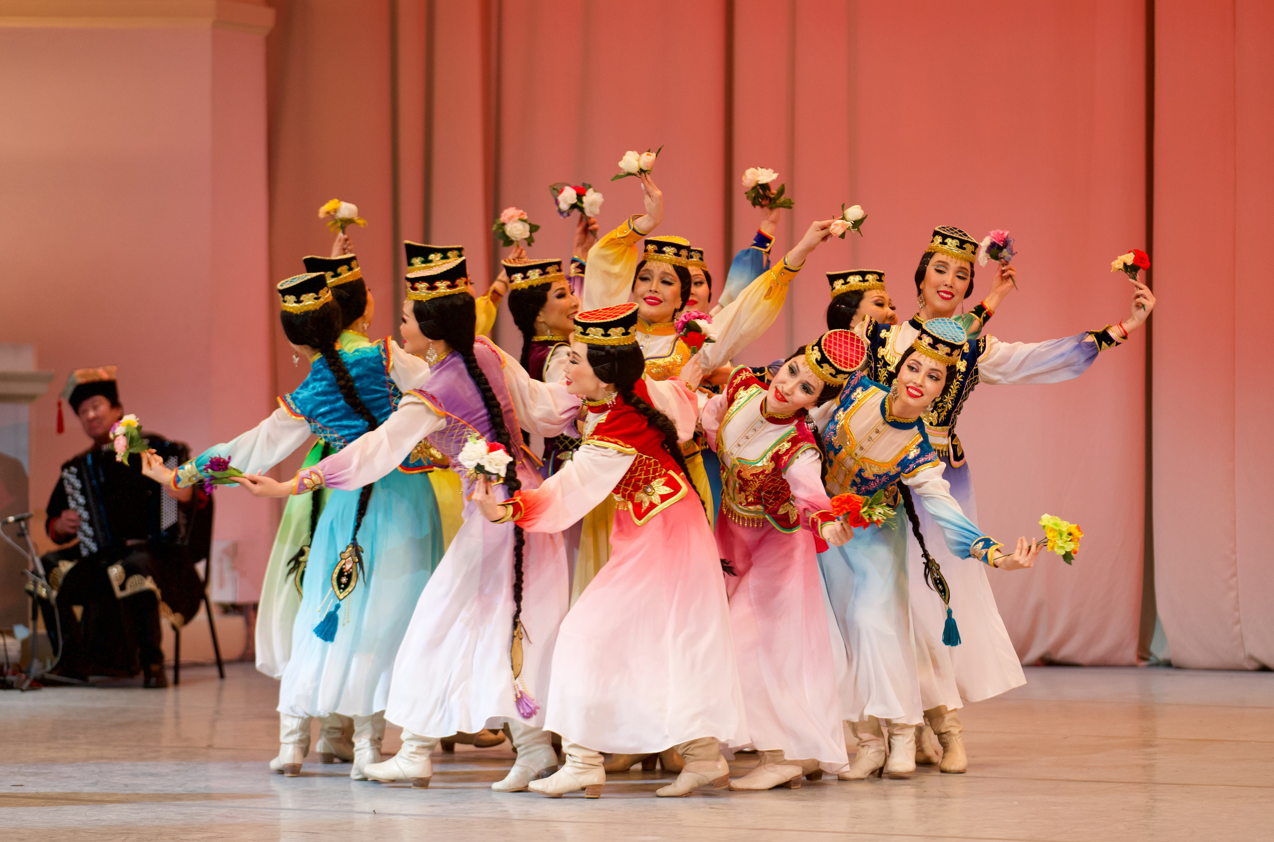 Ансамбль «Тюльпан». Фотограф Николай Костюк