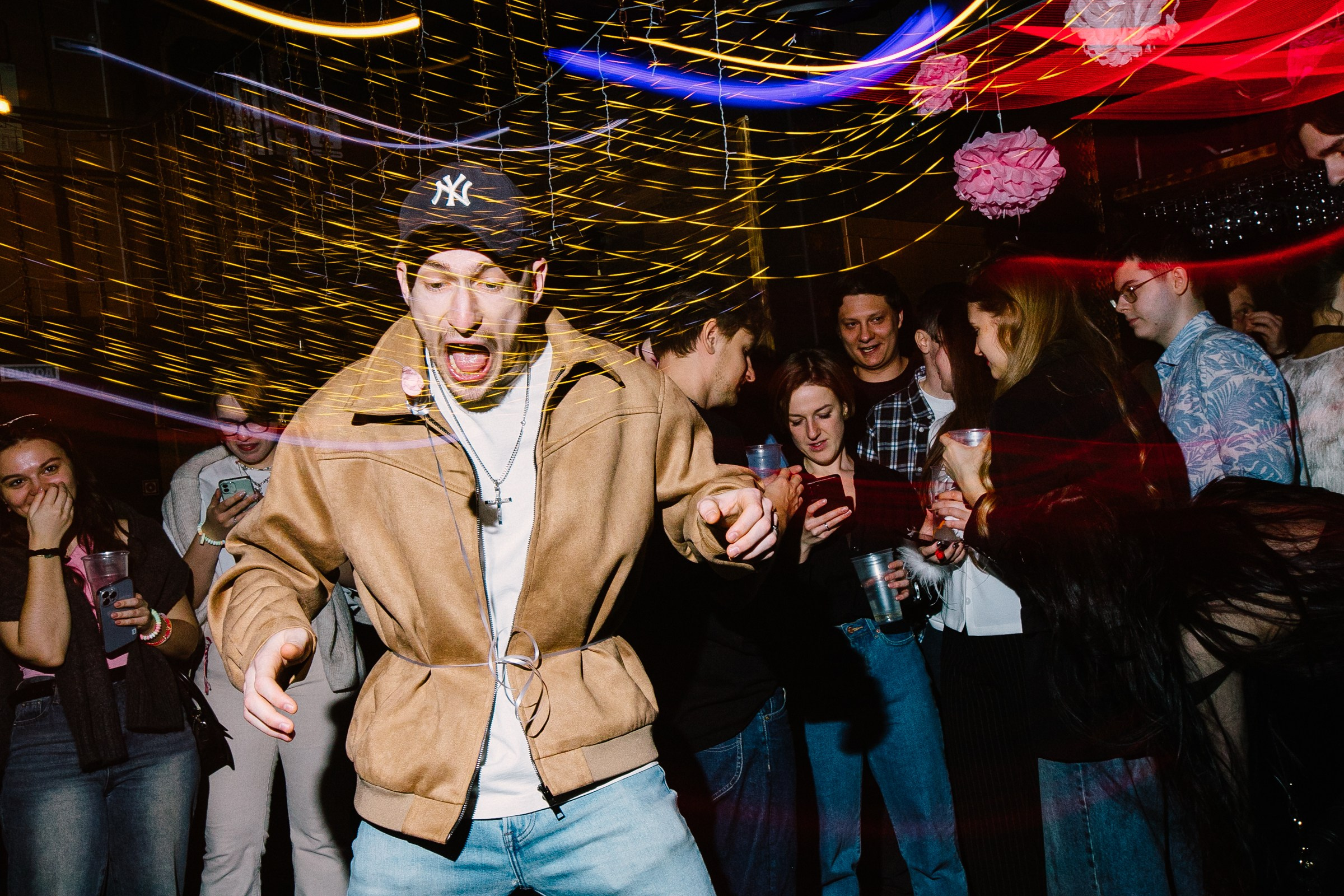 Вечеринка в стиле 00-х. Женский и репортажный фотограф Москва Натали Смирнова