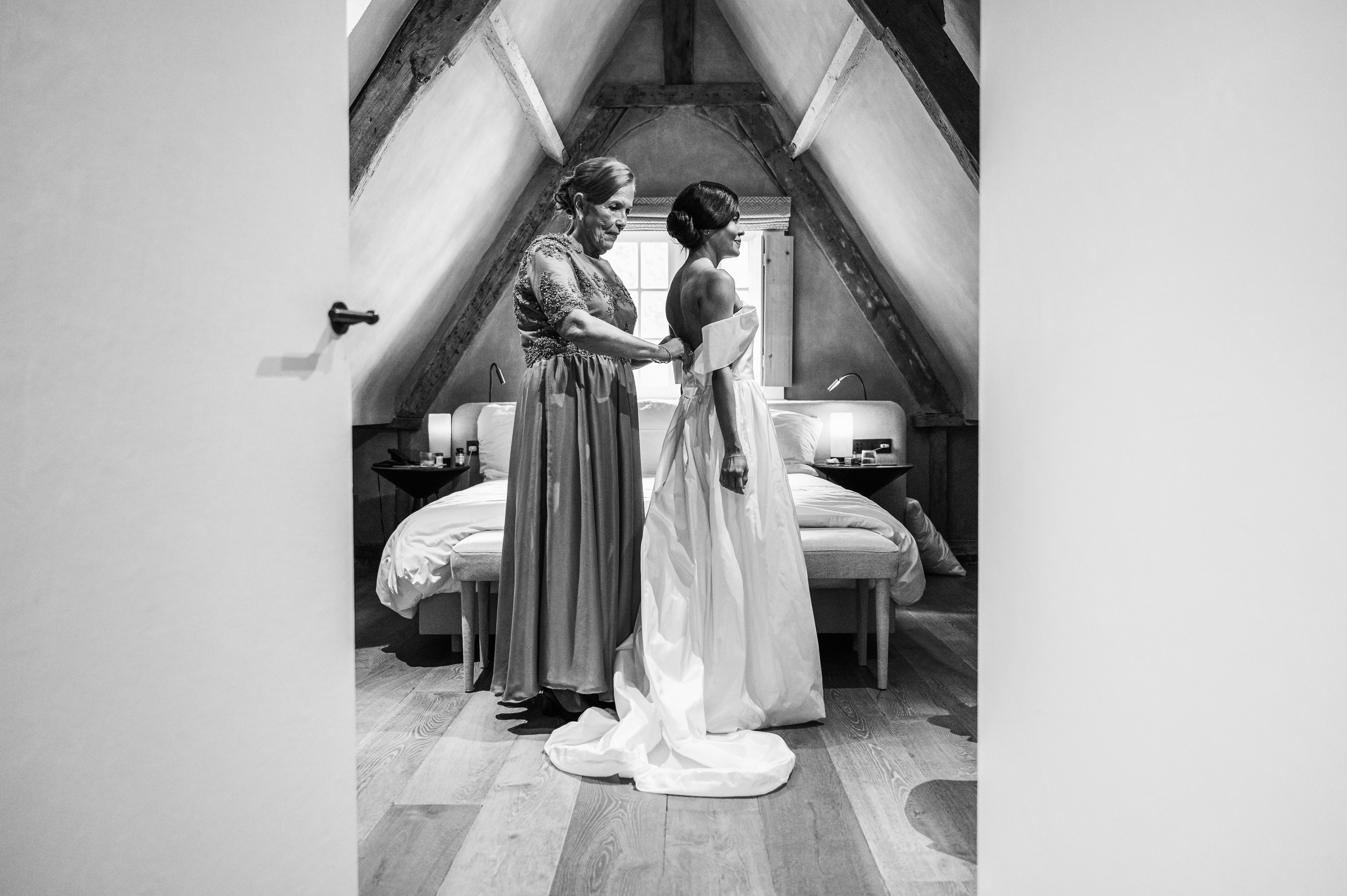 …Whimsical love. Golden Moments Editing — We do Wedding’s Retouch and Video Editing