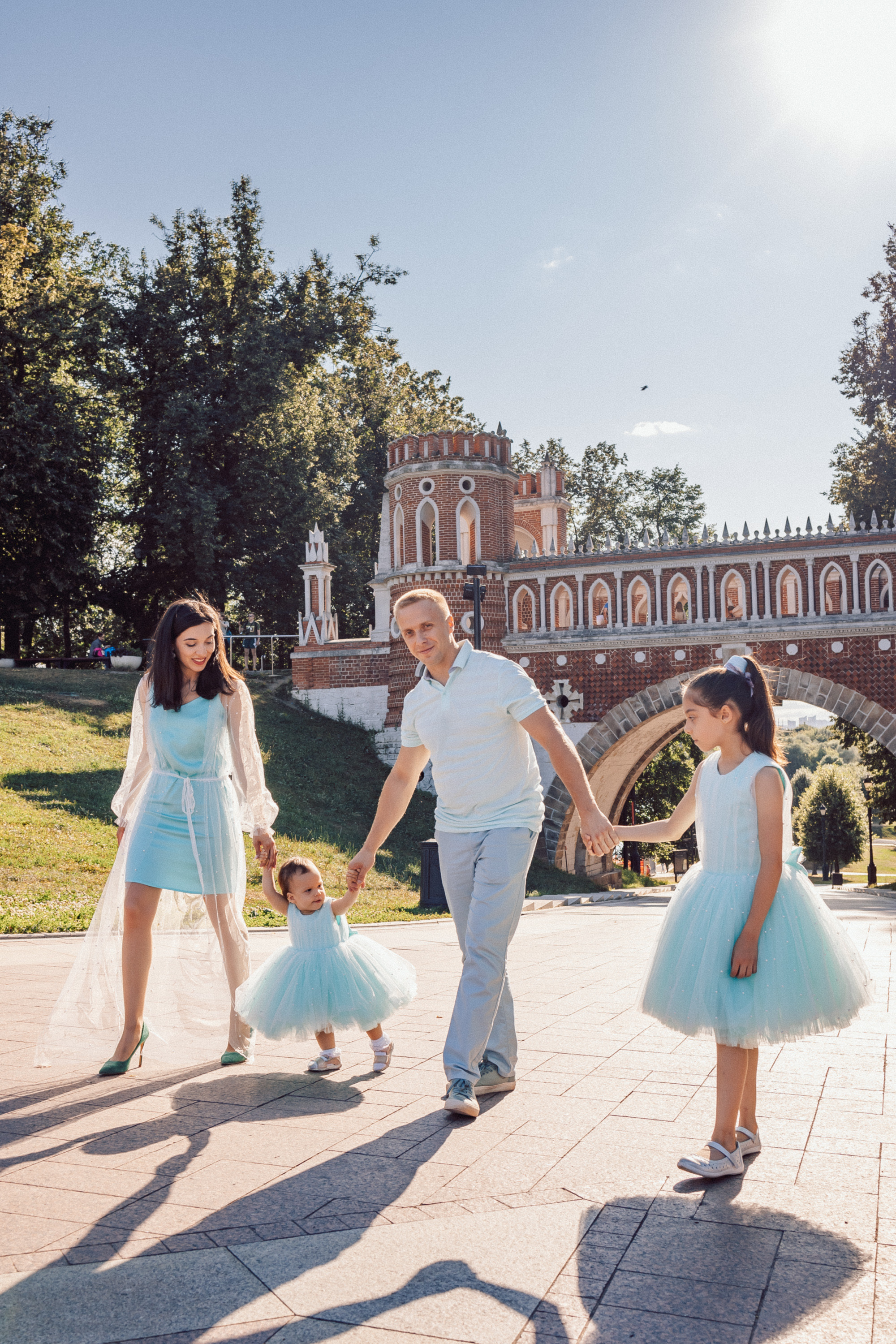 Семейная прогулка в парке Царицыно