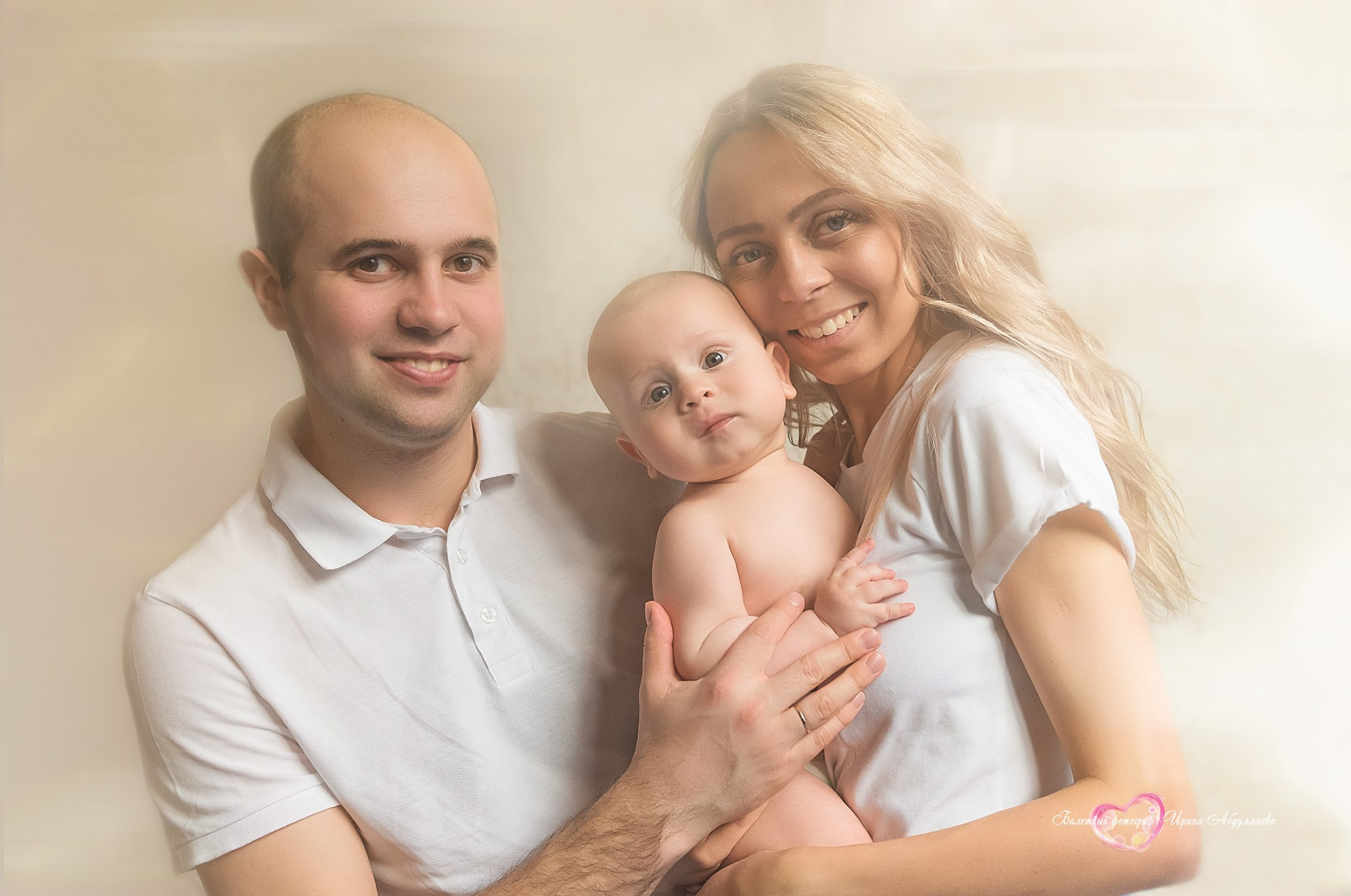 Семейная фотосессия Мирон 5 мес