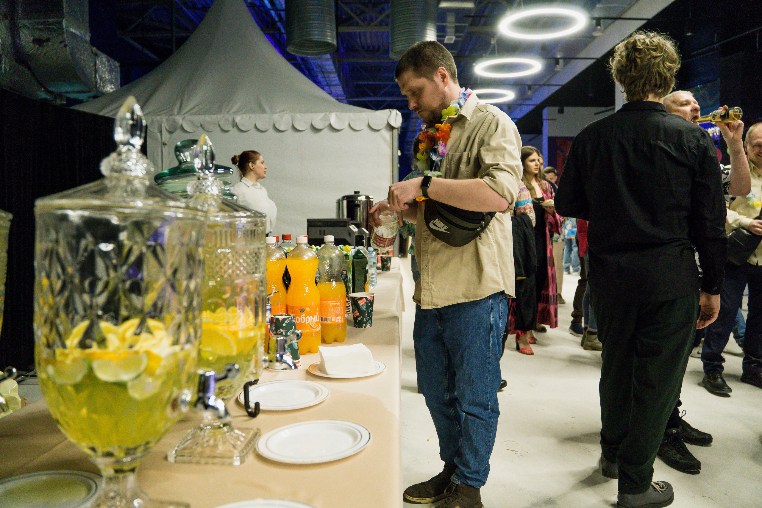 МТС корпоратив Гавайская вечеринка. Фотограф