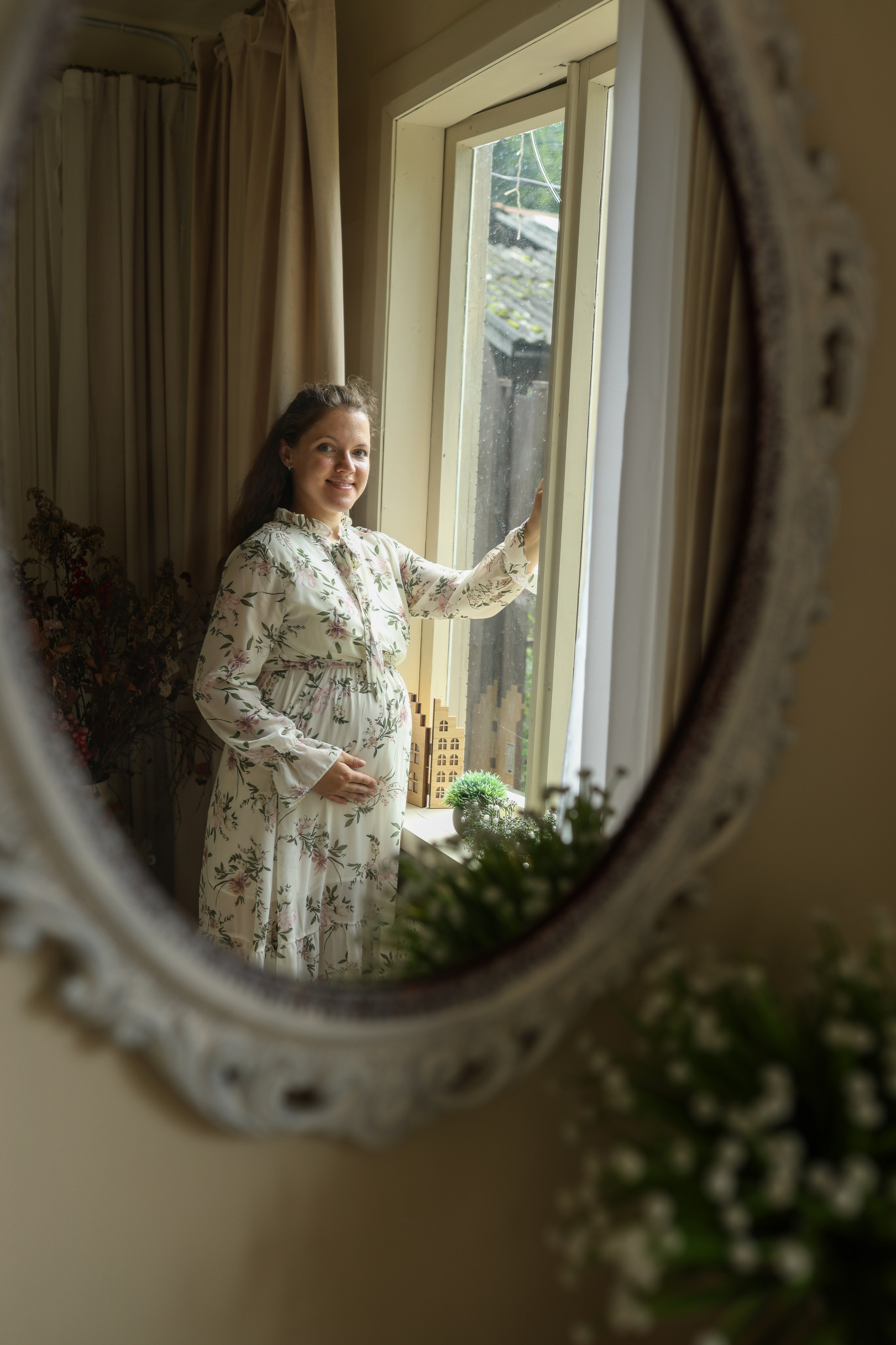 Фотосессия беременности в загородной студии Купавна. Фотограф в Железнодорожном и Балашихе