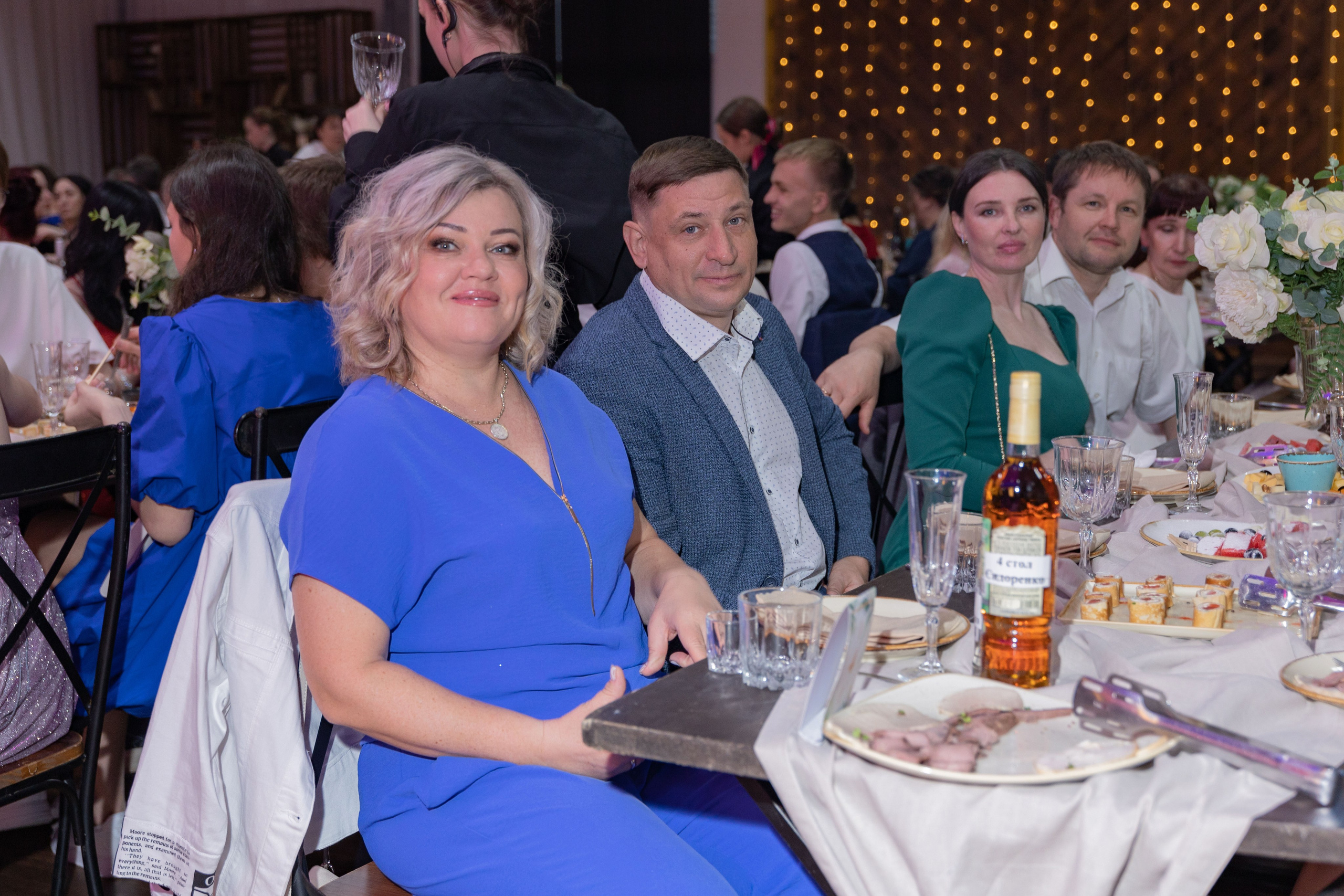 Выпускной вечер в школе № 58. Выпускные альбомы во Владивостоке