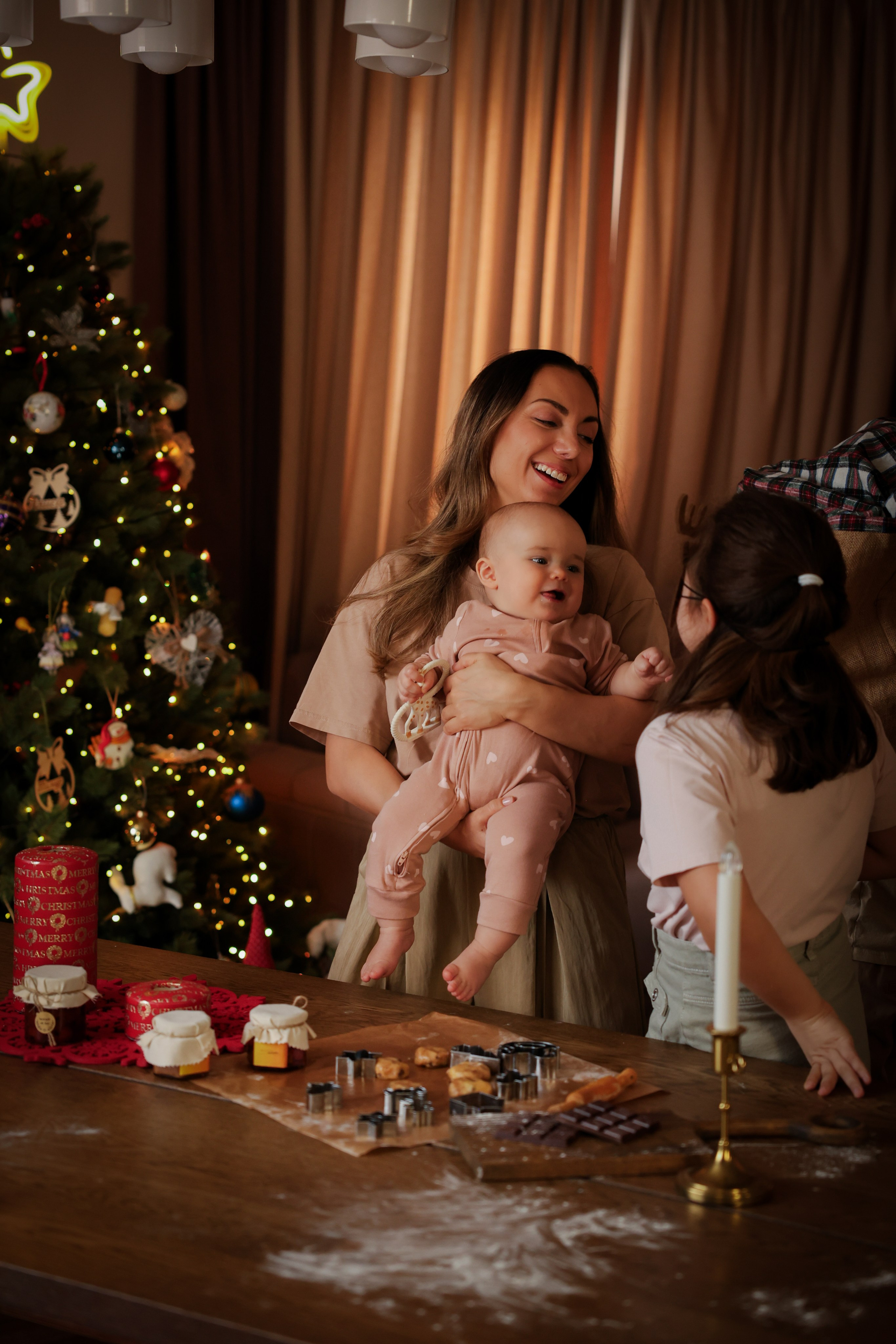 Новогоднее печенье всей семьей. Ваш семейный newborn и lifestyle фотограф в СПБ Наталья Журавлева