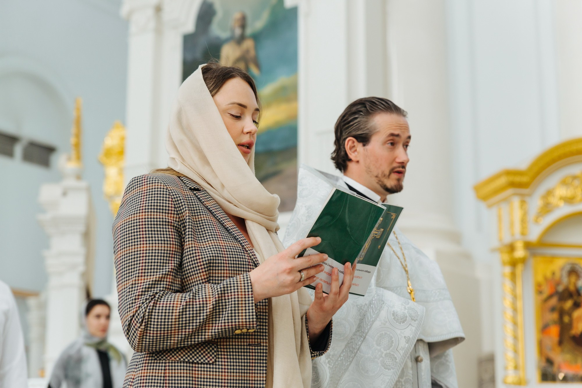 Смольный собор крещение сколько стоит, где провести крещение спб, душевный батюшка смольный собор, цена крестин, где покреститься взрослому