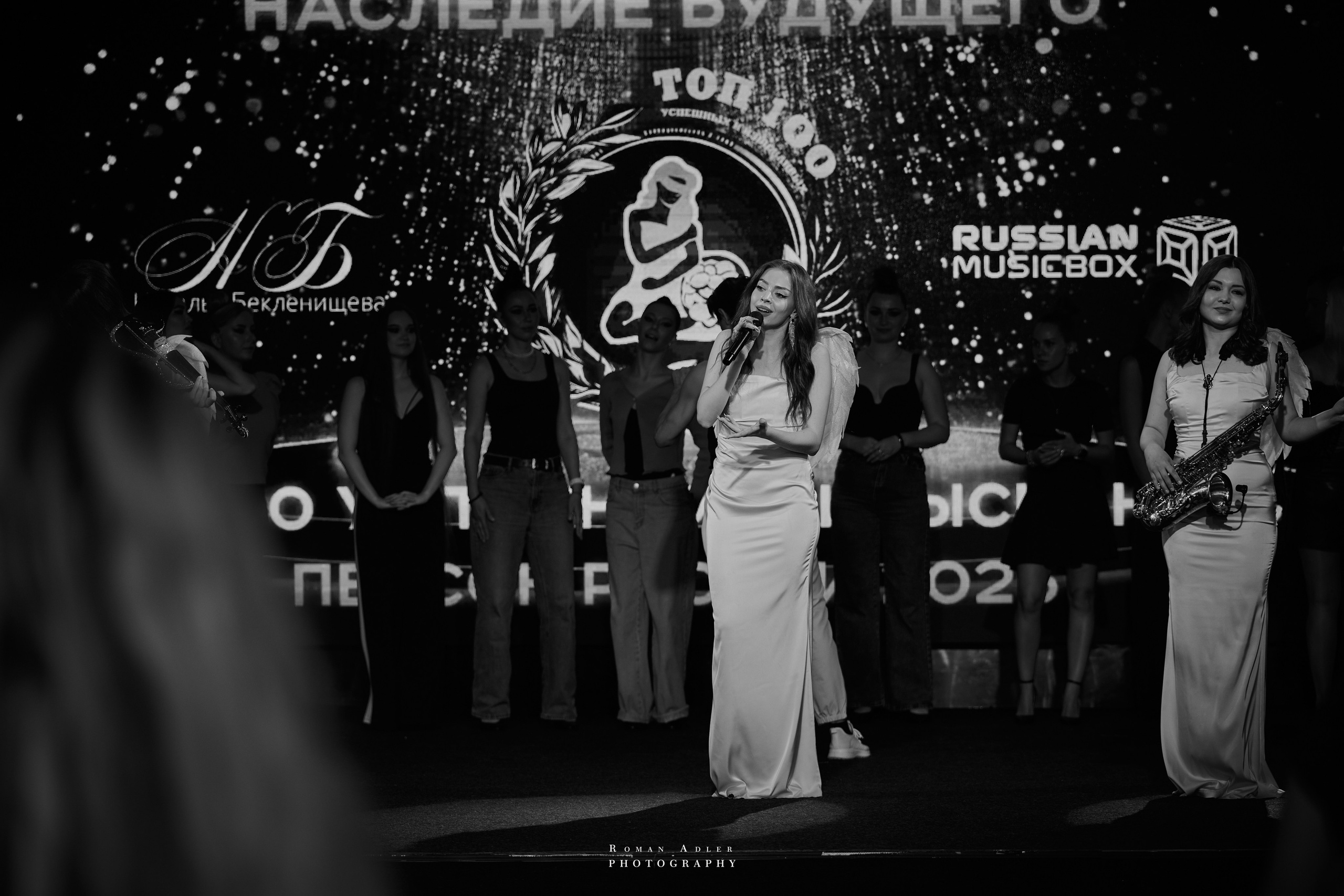 Бэкстейдж подготовки шоу Андрея Вишневского. Photographer Roman Adler
