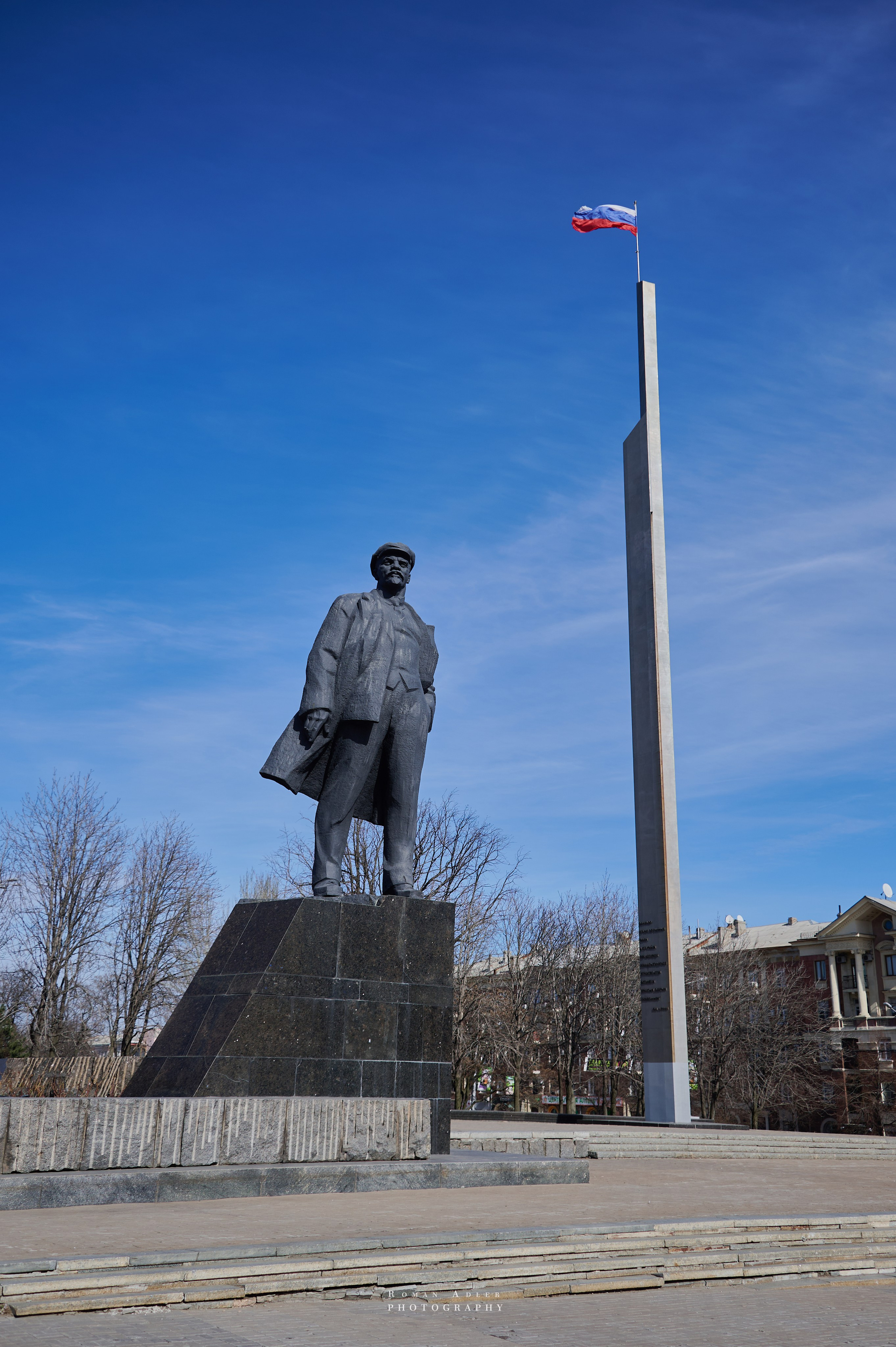 Фотографии Донецка. Уличные фото Донецка. Современный Донецк фото. Донецк сейчас фото. Фотограф Роман Адлер. Фото Донецк 2024. Площадь Ленина Донецк. 