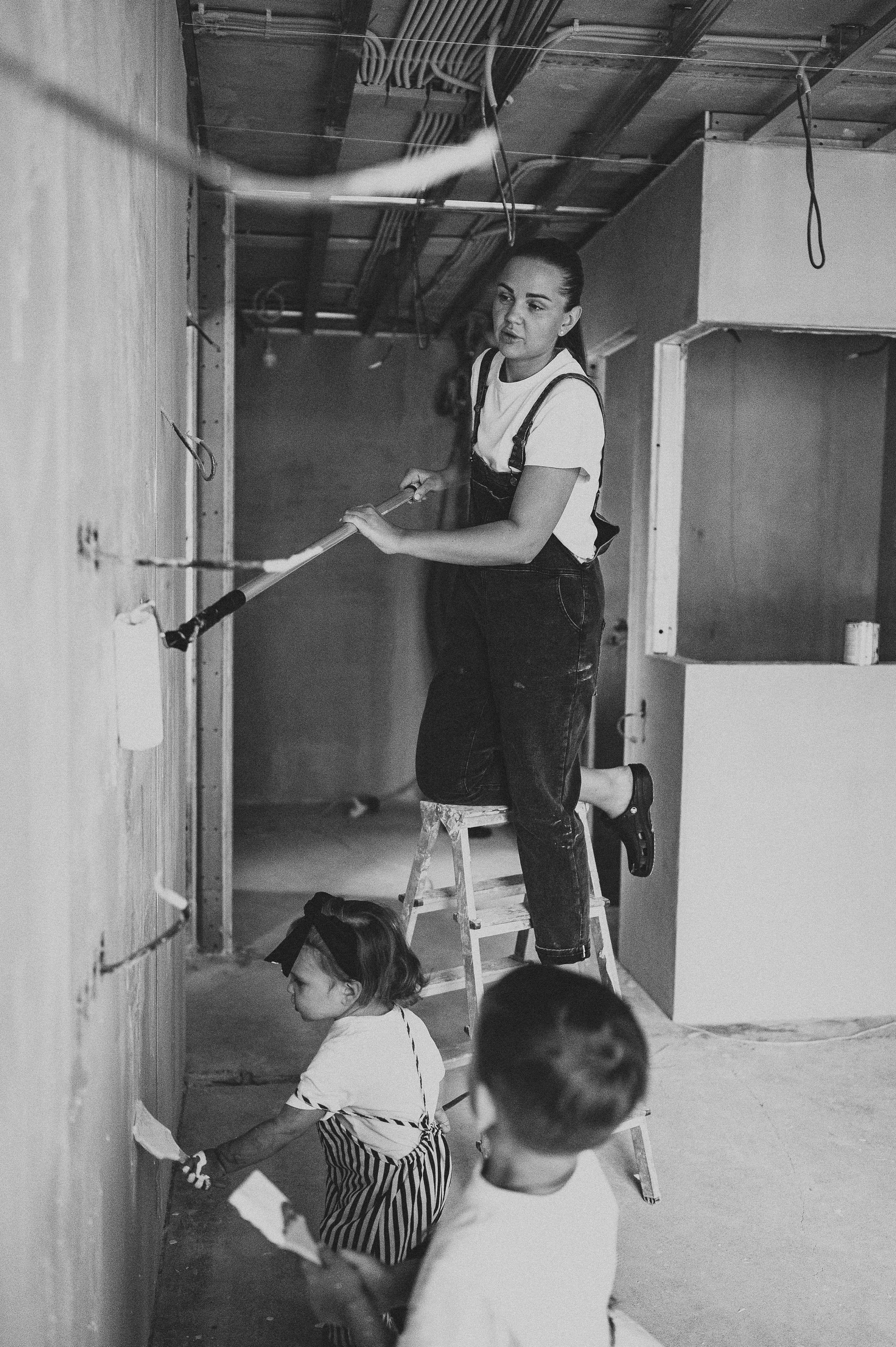 Идея для домашней съёмки, ремонт. Фотограф и видеограф в Санкт-Петербурге Полина Янушко. Съёмка родов