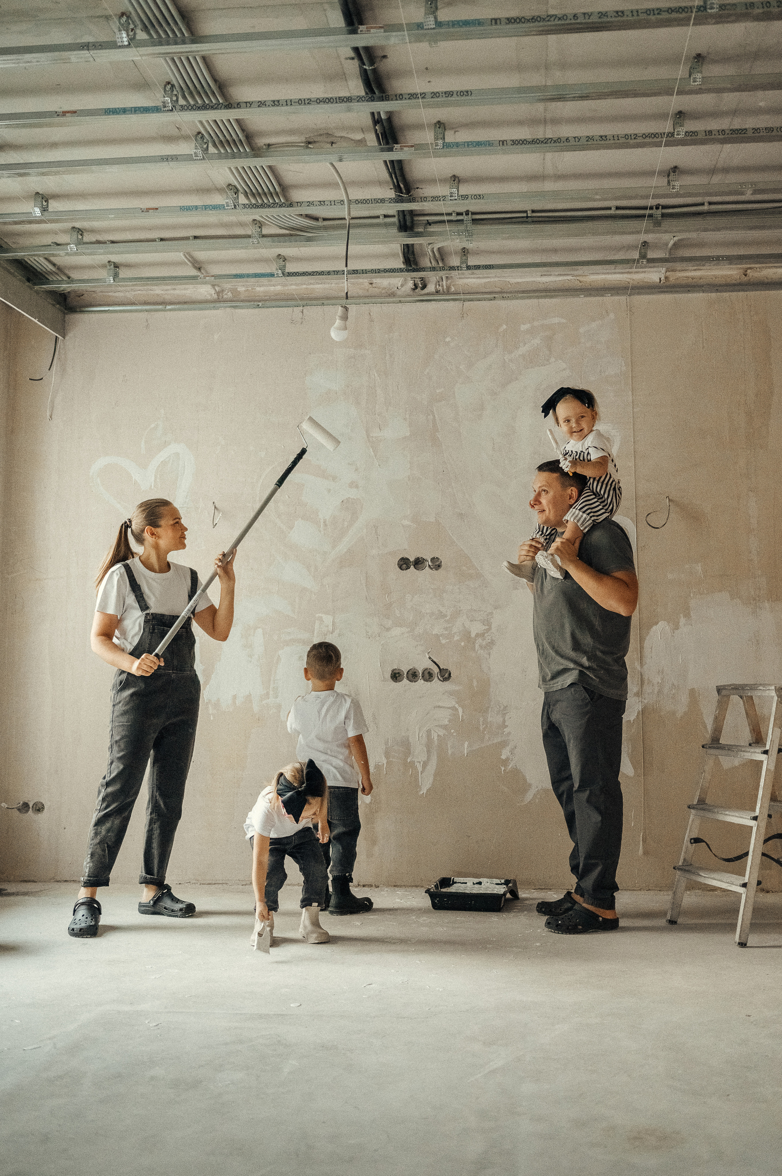 Идея для домашней съёмки, ремонт. Фотограф и видеограф в Санкт-Петербурге Полина Янушко. Съёмка родов