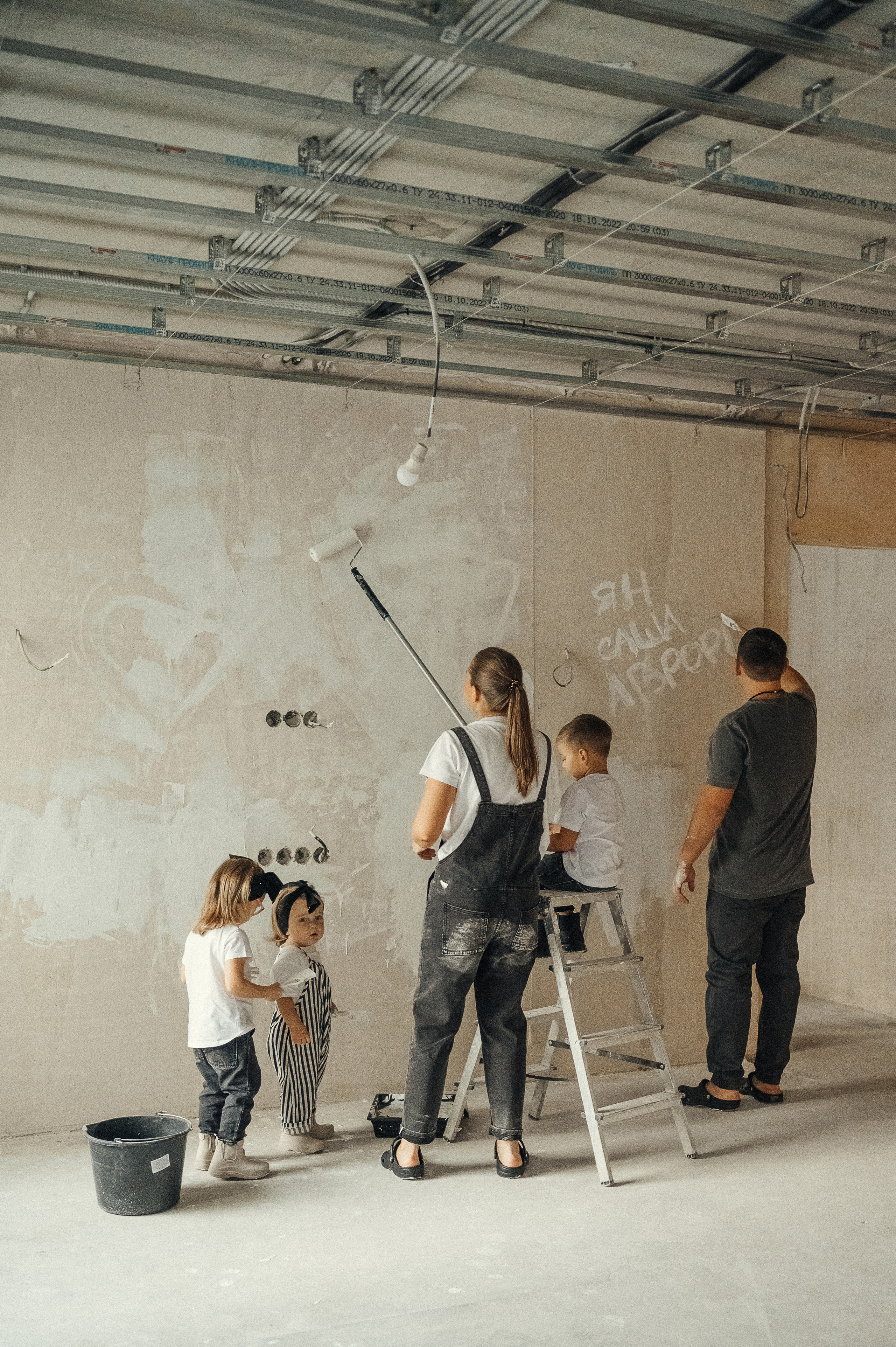 Идея для домашней съёмки, ремонт. Фотограф и видеограф в Санкт-Петербурге Полина Янушко. Съёмка родов