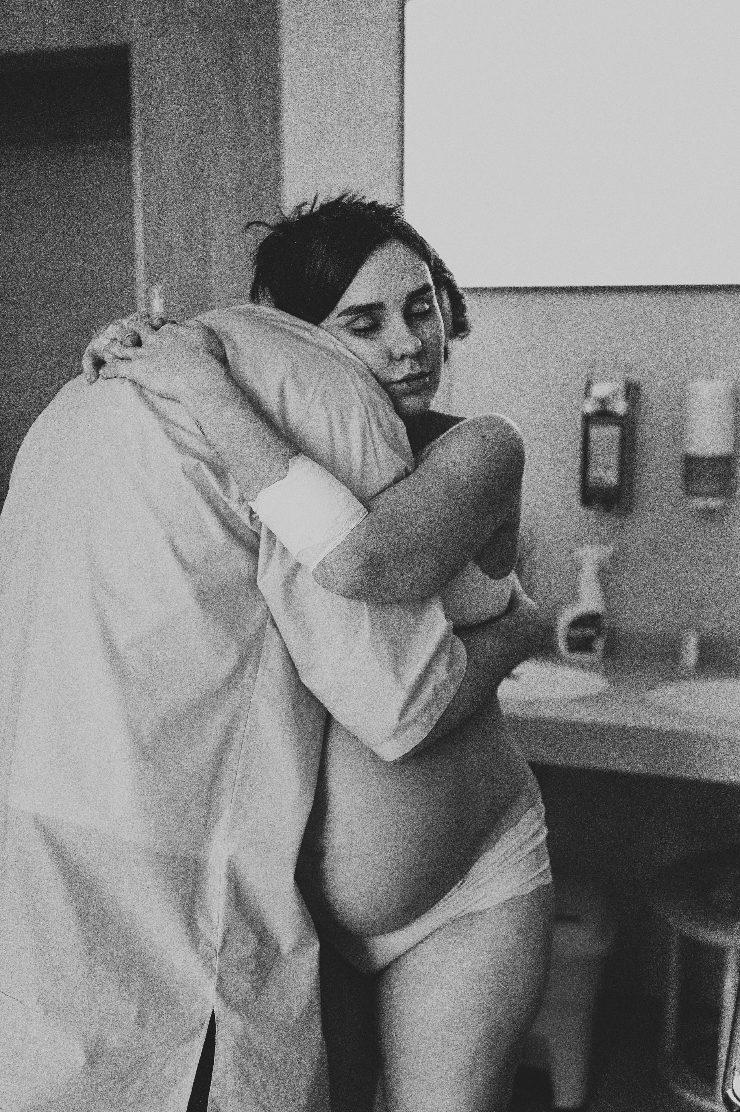 Съёмка родов, рождение ребёнка, мягкие роды. Фотограф и видеограф в Санкт-Петербурге Полина Янушко. Съёмка родов