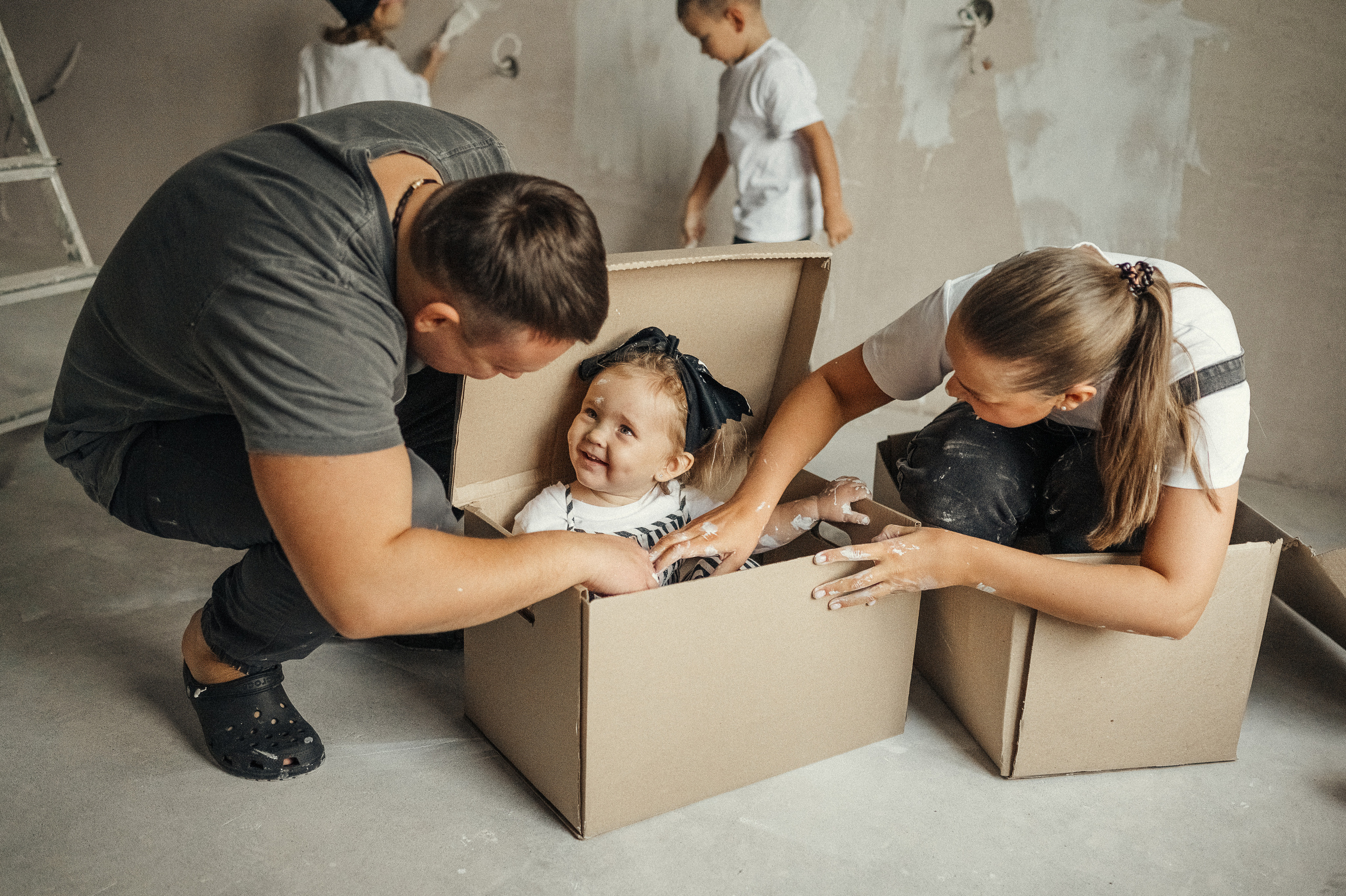 Идея для домашней съёмки, ремонт. Фотограф и видеограф в Санкт-Петербурге Полина Янушко. Съёмка родов