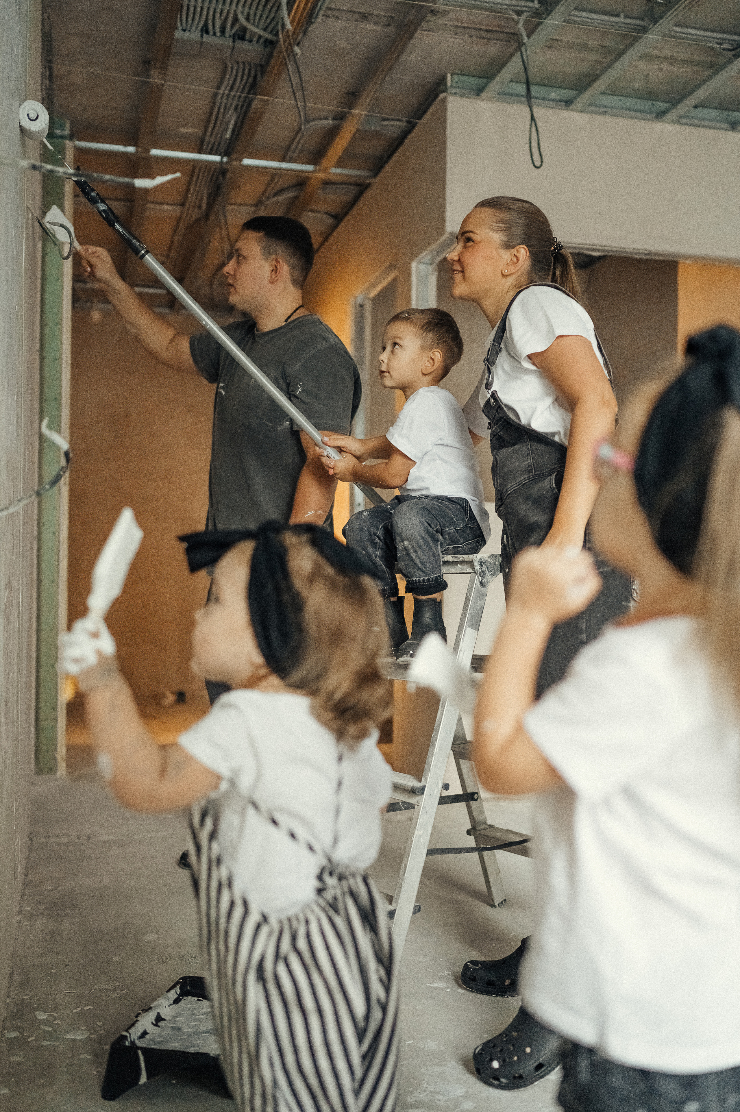 Идея для домашней съёмки, ремонт. Фотограф и видеограф в Санкт-Петербурге Полина Янушко. Съёмка родов