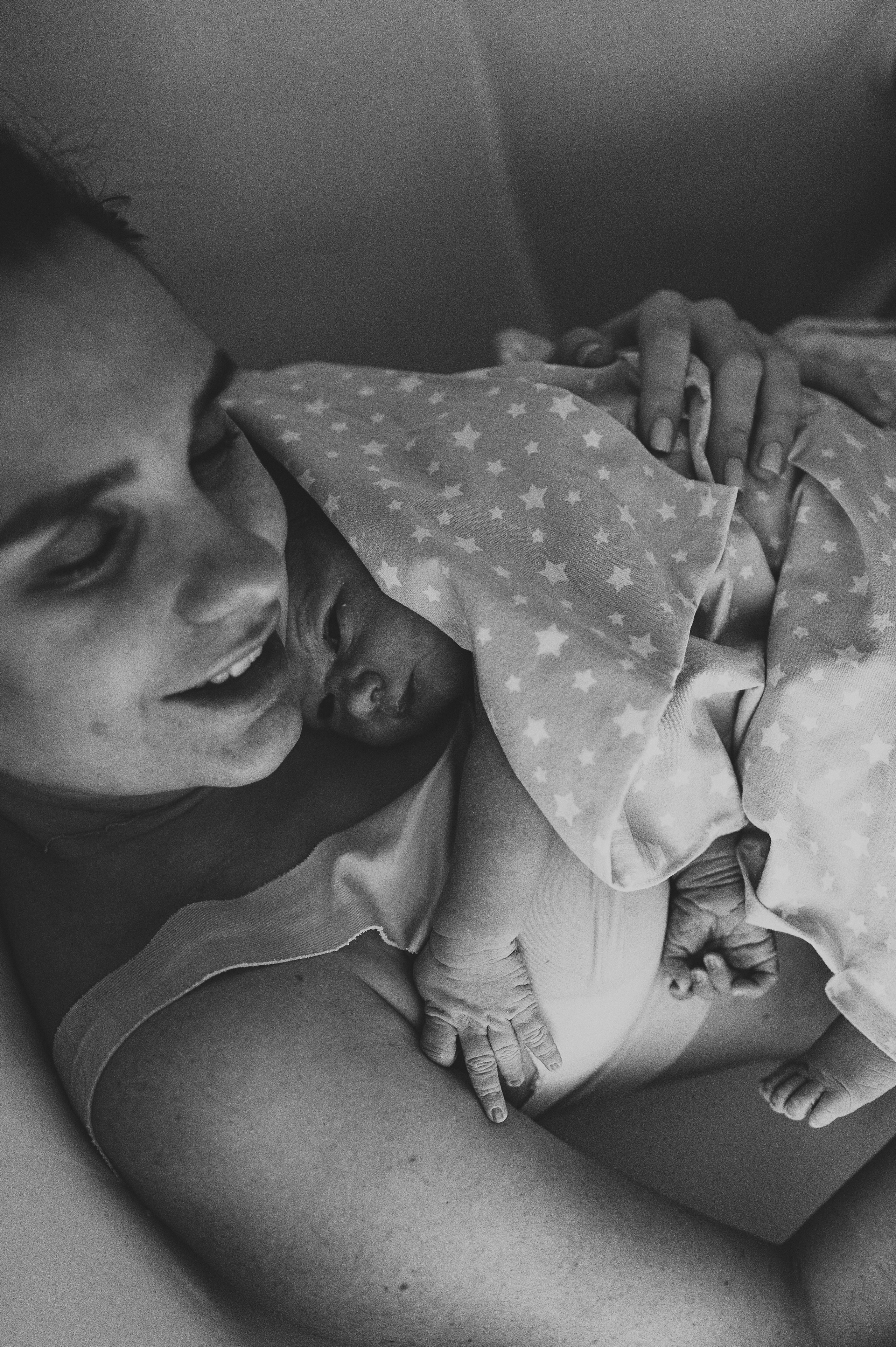 Съёмка родов, рождение ребёнка, мягкие роды. Фотограф и видеограф в Санкт-Петербурге Полина Янушко. Съёмка родов