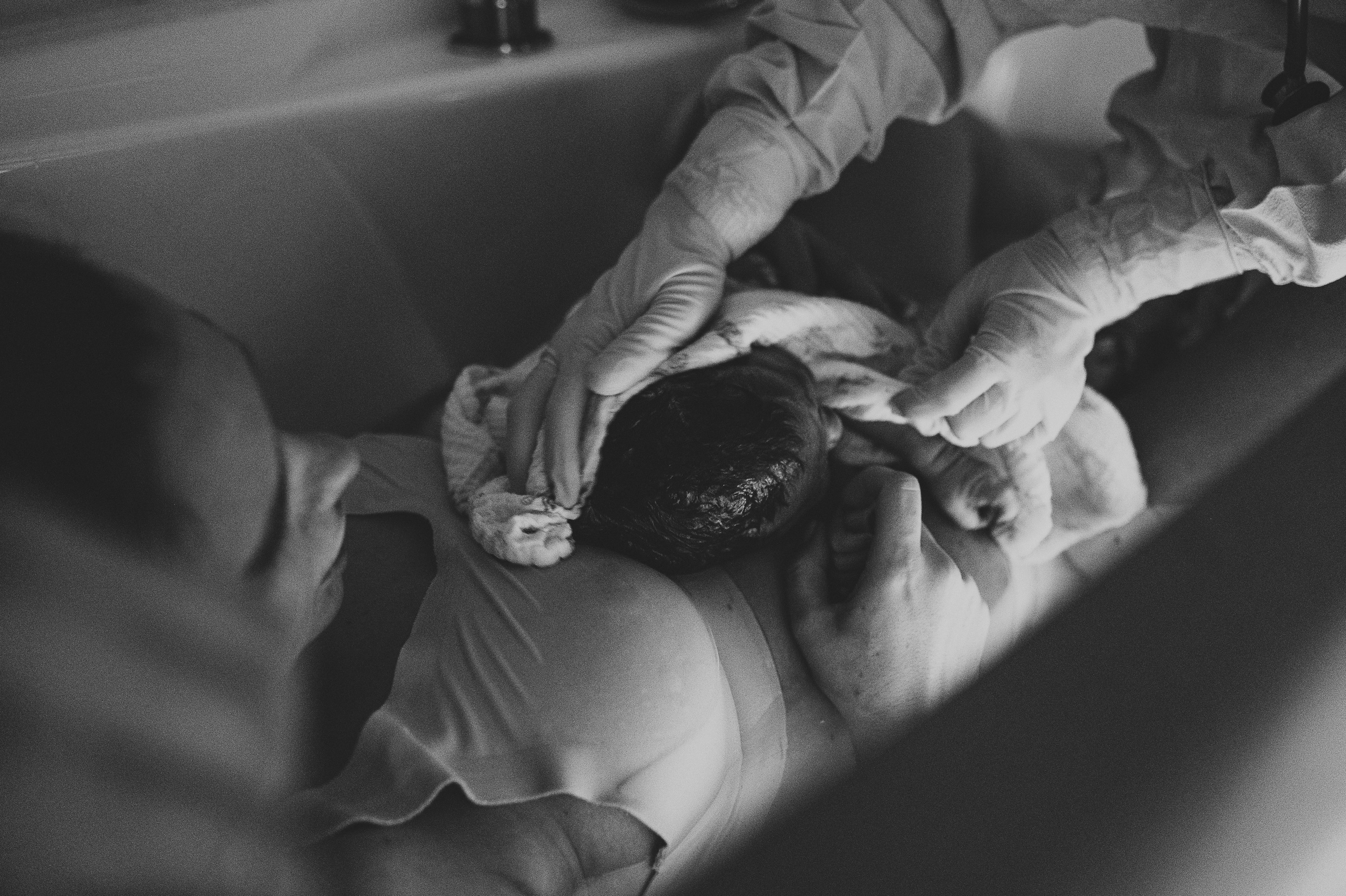 Съёмка родов, рождение ребёнка, мягкие роды. Фотограф и видеограф в Санкт-Петербурге Полина Янушко. Съёмка родов