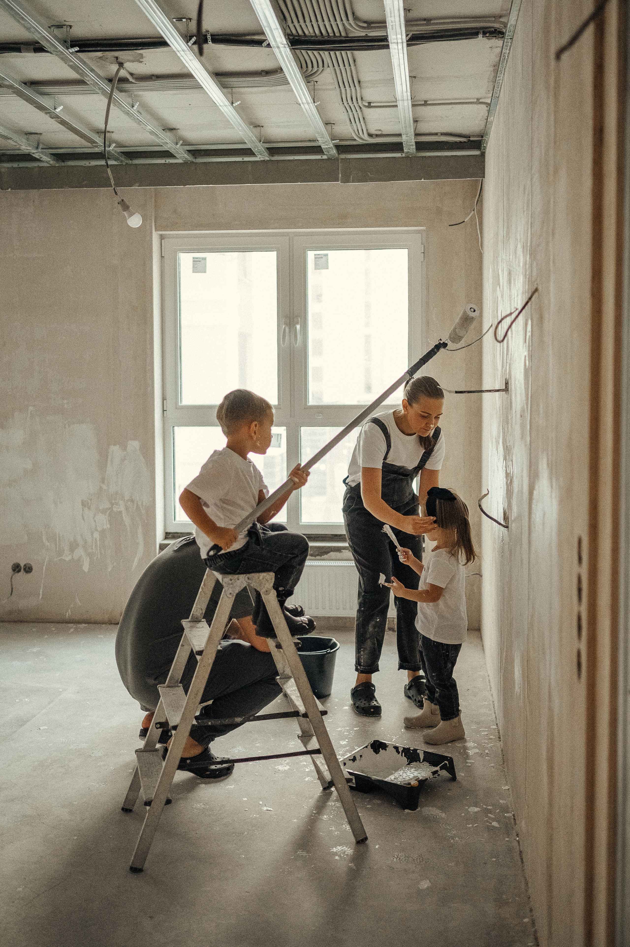 Идея для домашней съёмки, ремонт. Фотограф и видеограф в Санкт-Петербурге Полина Янушко. Съёмка родов