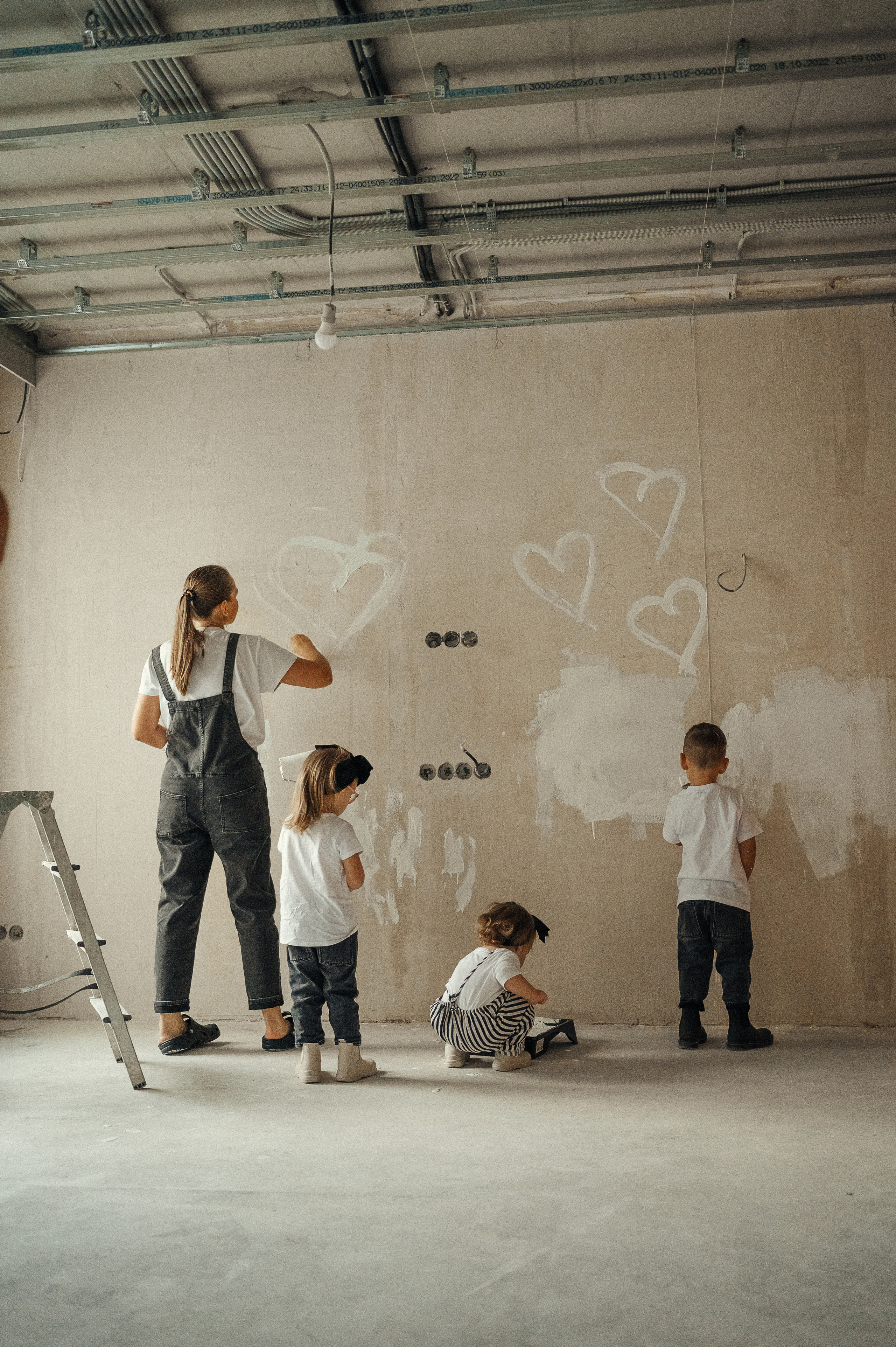 Идея для домашней съёмки, ремонт. Фотограф и видеограф в Санкт-Петербурге Полина Янушко. Съёмка родов