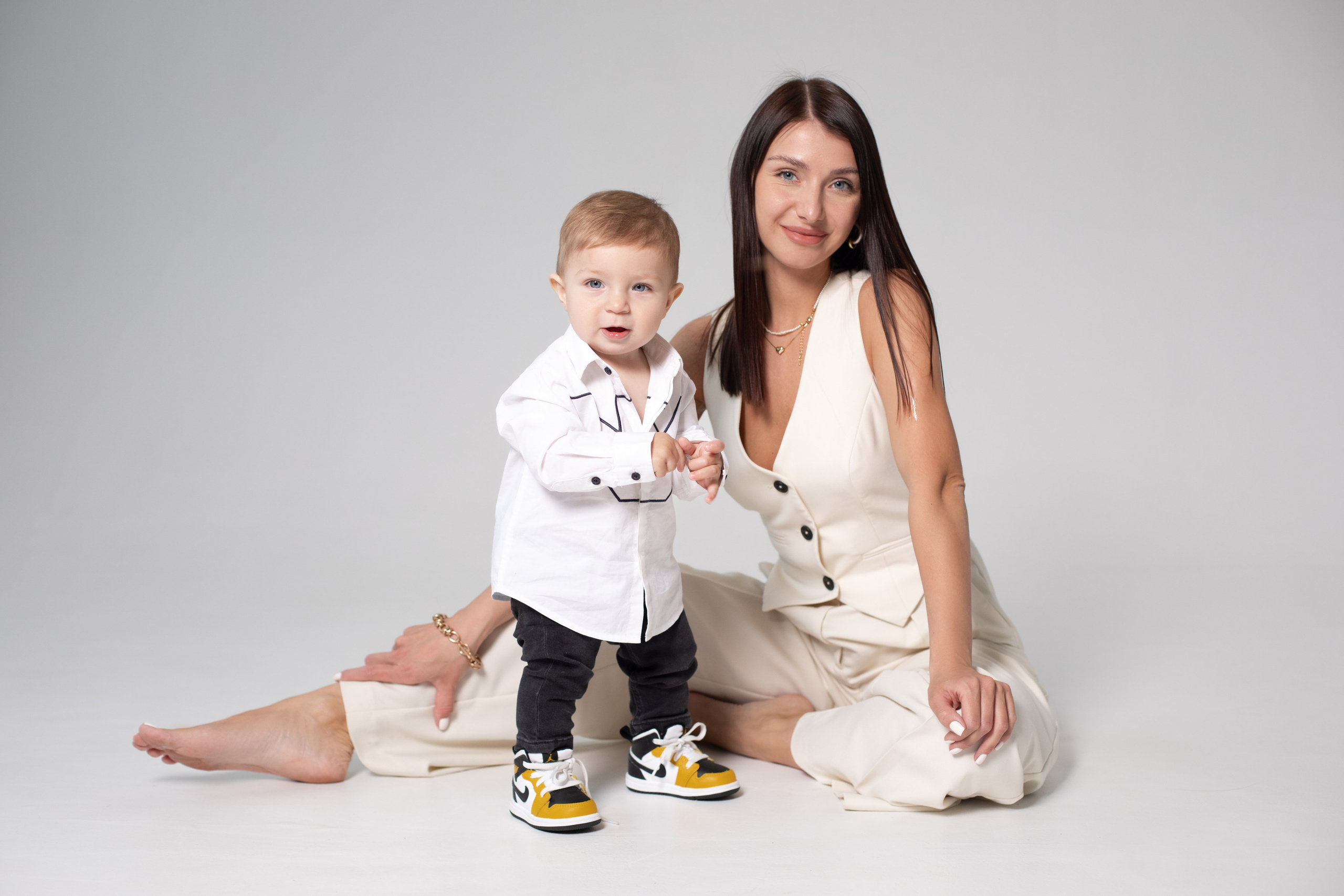 Маша, Арина, Артем. Главная