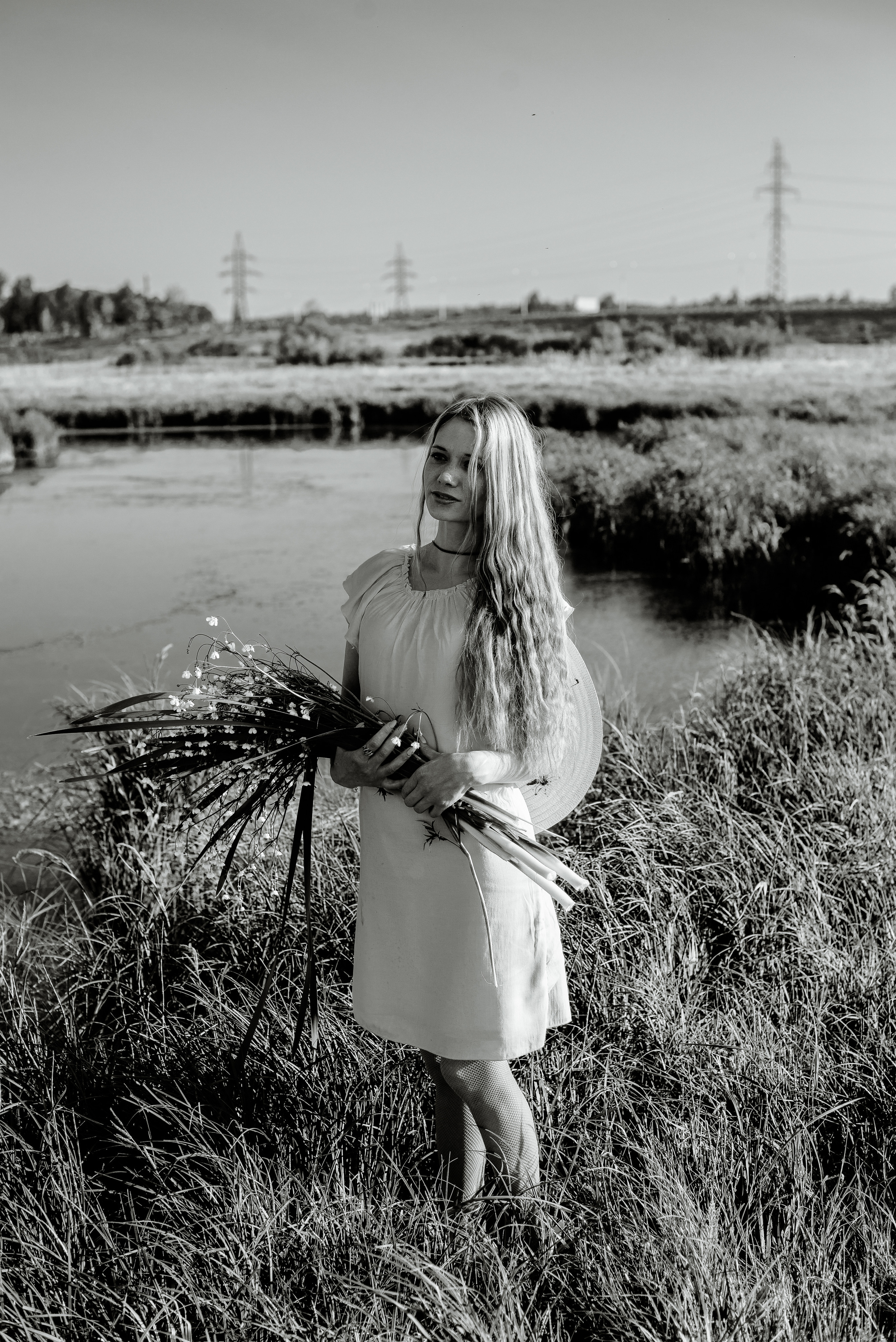 Фотосессия с луговыми цветами. Свадебный и семейный фотограф Барнаул Новоалтайск