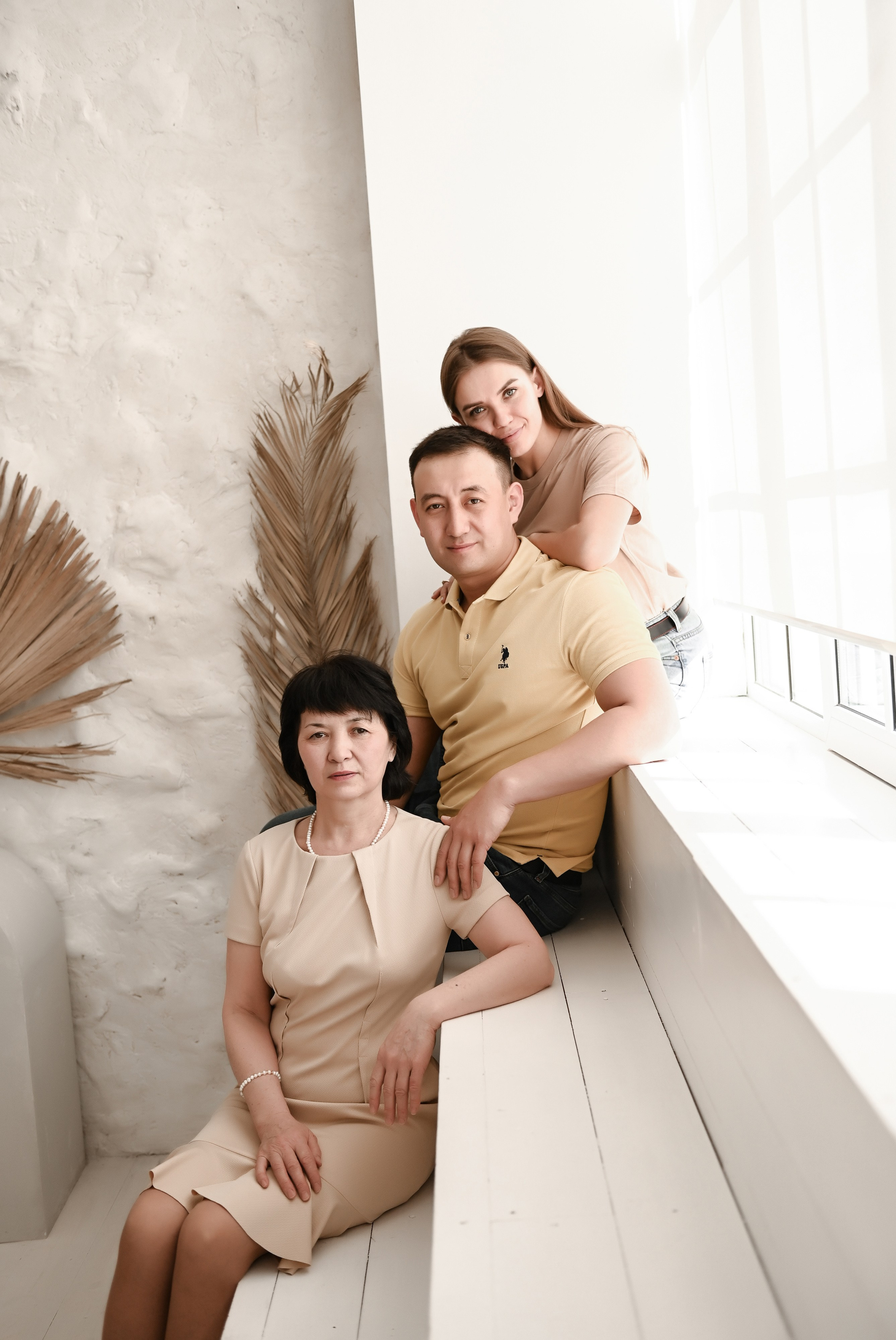 Семейная студийная  фотосессия 2. Свадебный, семейный, детский, контент фотограф в Омске Максим Ильин