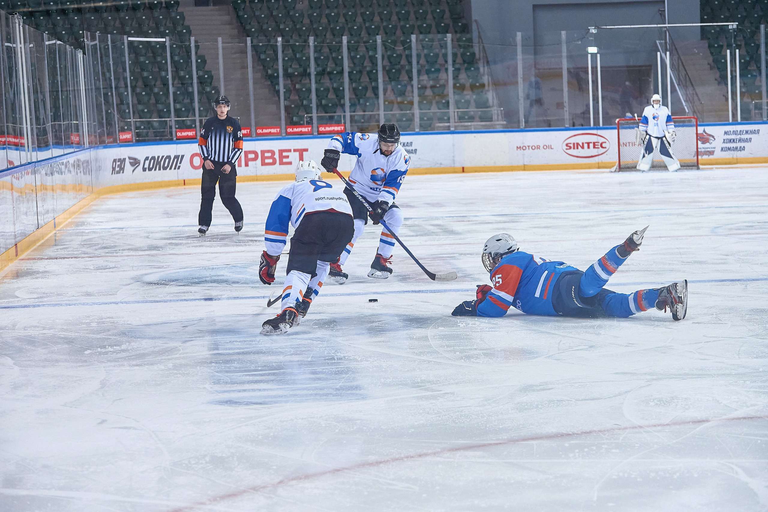 Платинум Арена — Хоккей — РусГидро. Фотограф Яковлев Роман — Красноярск