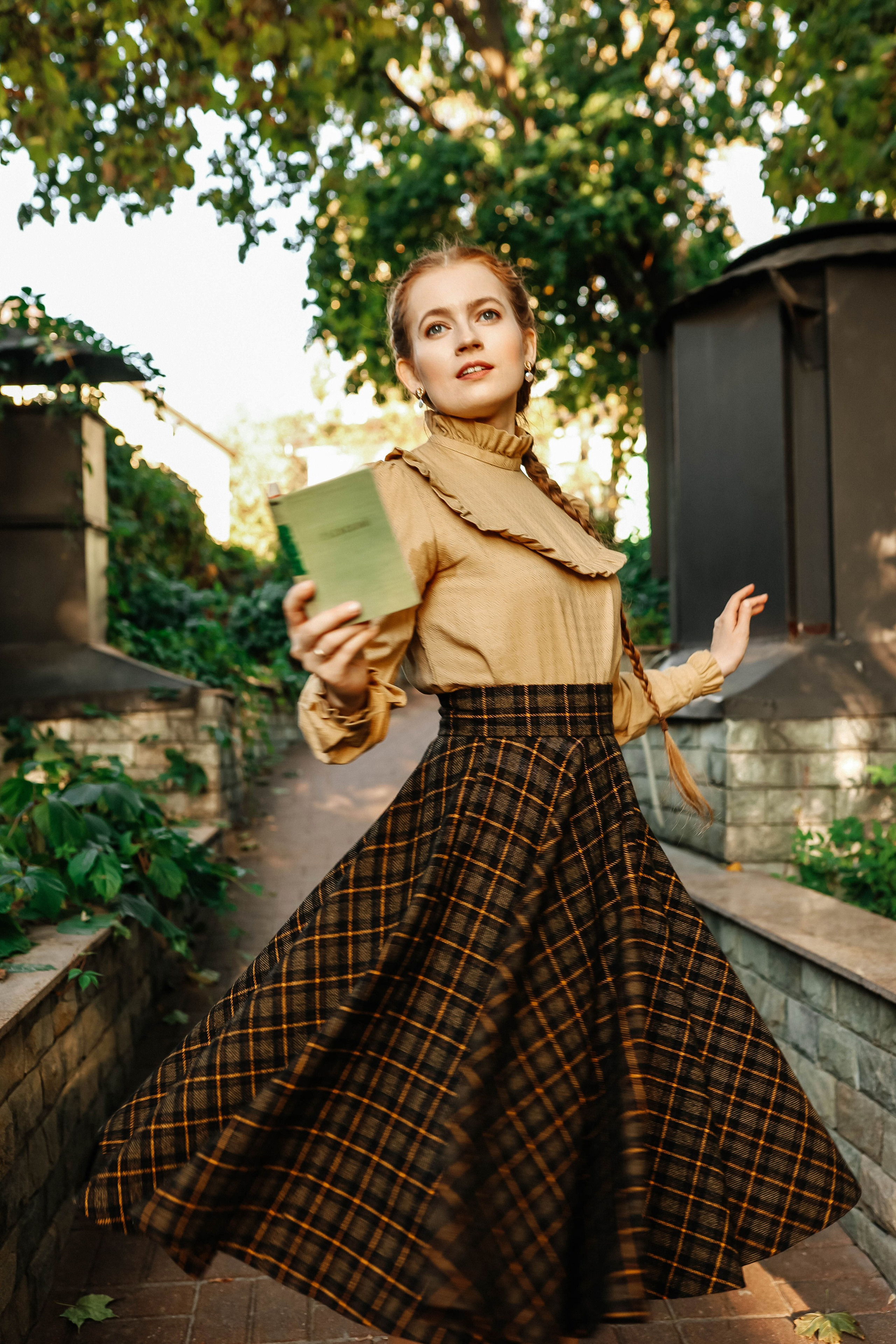 Женская осеняя винтажная фотосессия в Москве. Свадебный и семейный фотограф в Москве