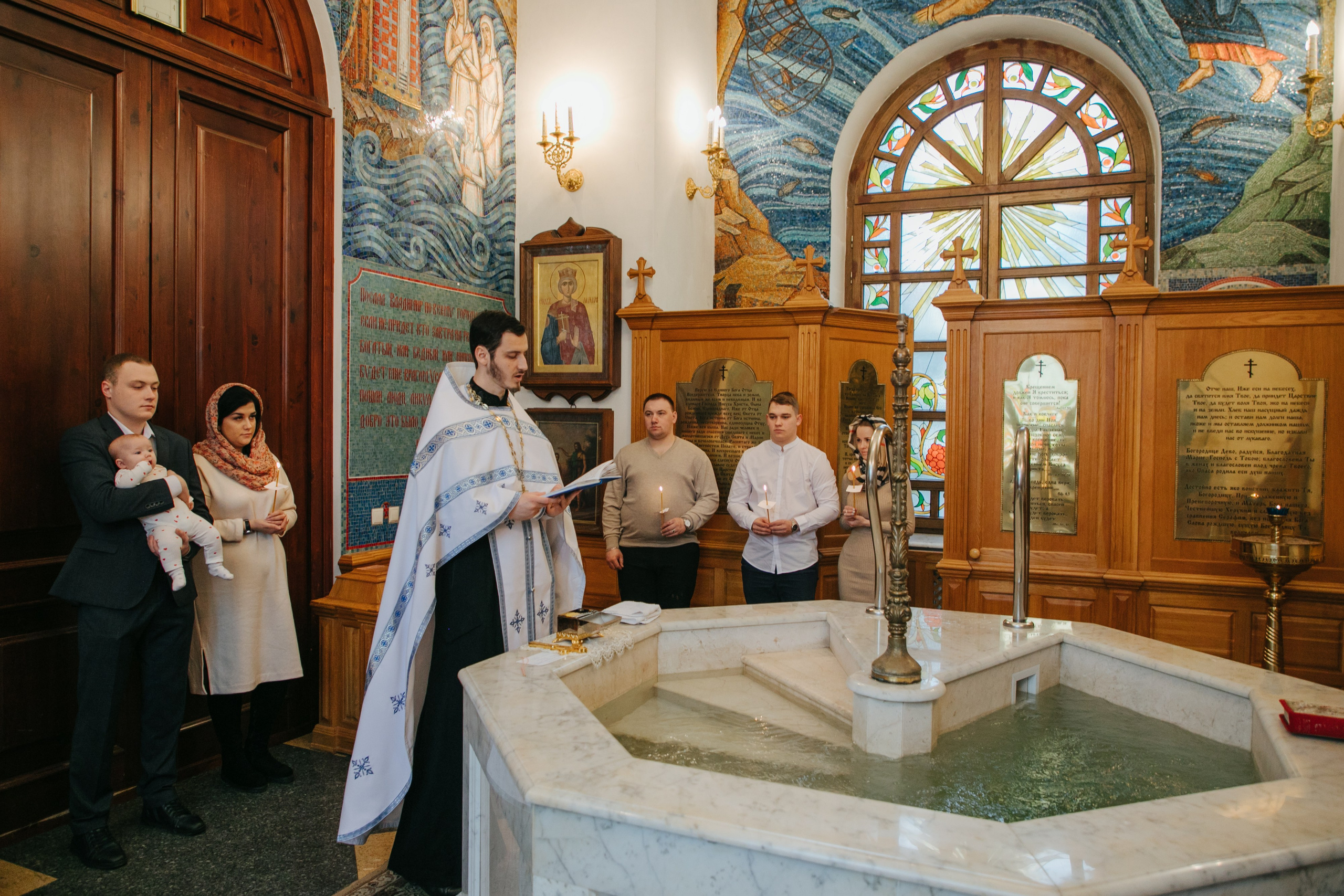 Крещение Храм Спаса Нерукотворного Образа г. Всеволожск. Фотограф на крещение в Санкт Петербурге